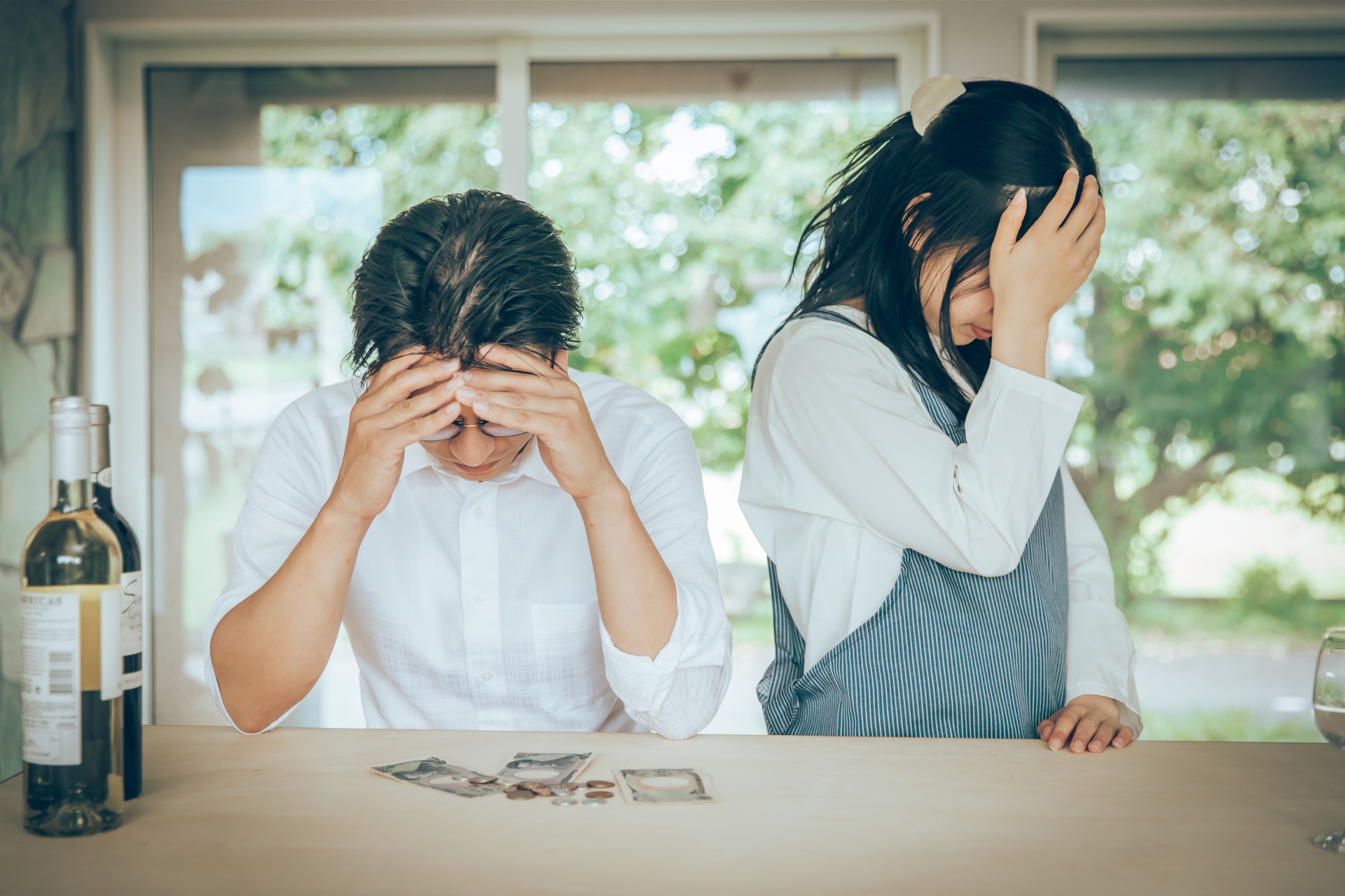 中醫師被妻子抓包外遇，他則藉此控訴對方把他當提款機，兩人已經5年沒有性生活，並以此向法院訴請離婚。（示意圖，photoAC）