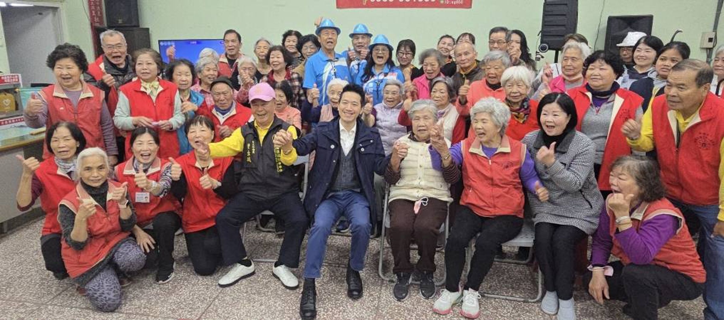 何志偉提出桃園65歲以上長者,每年可享有一次假牙維修補助的政見。(讀者提供)