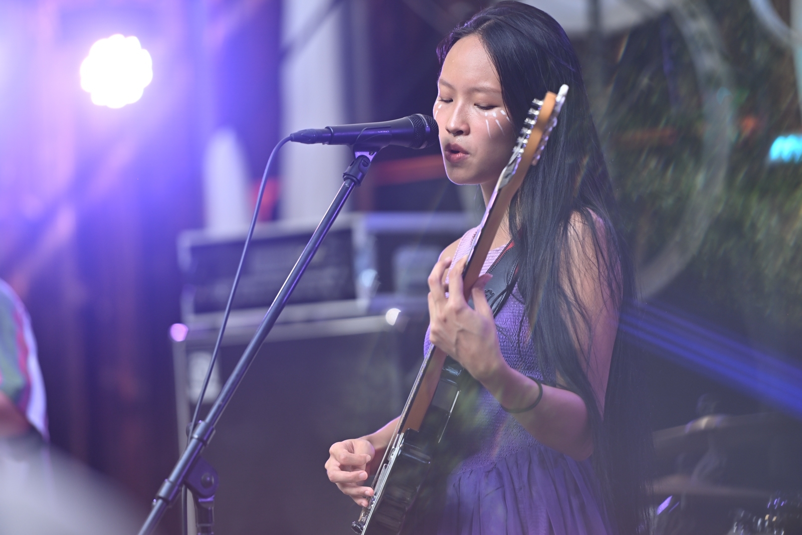 新生代創作歌手LÜCY具獨特慵懶聲線。（台視公共事務室提供）