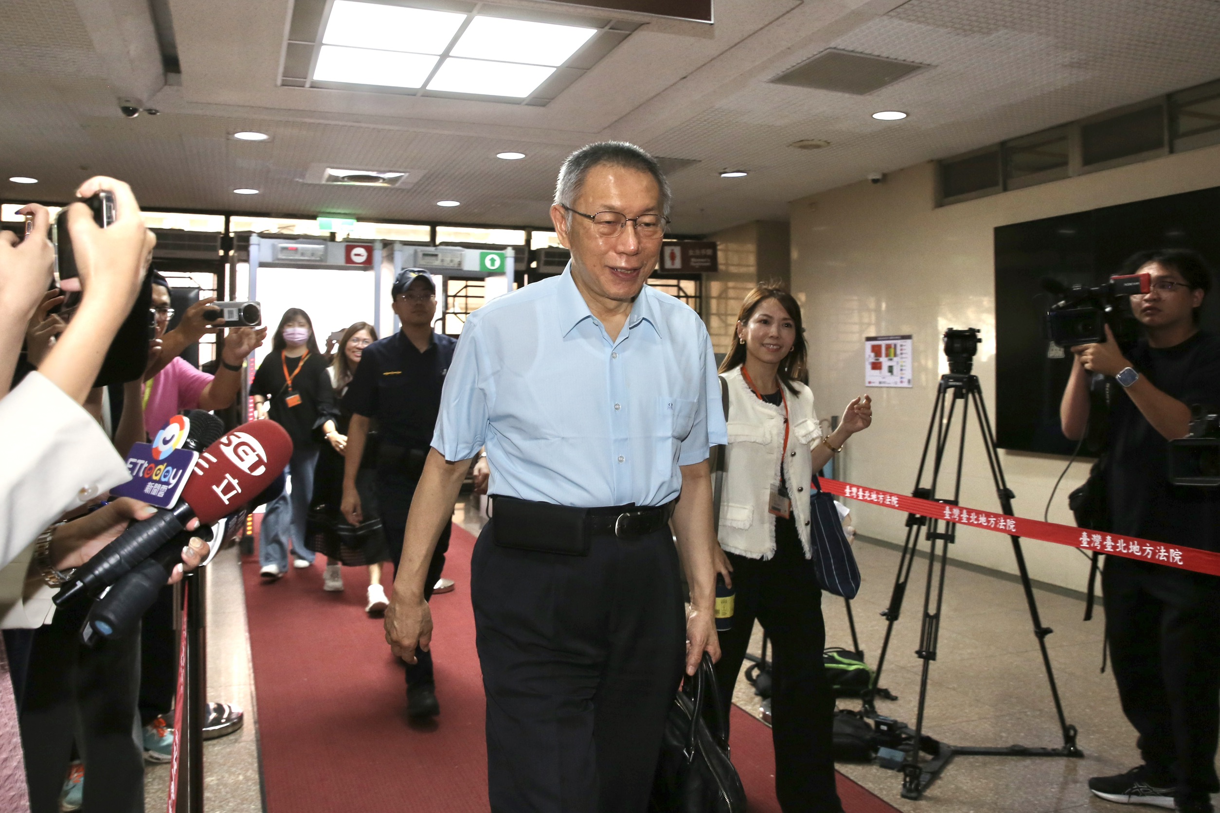 柯文哲今（30日）天到台北地院出庭。（鏡報董孟航）
