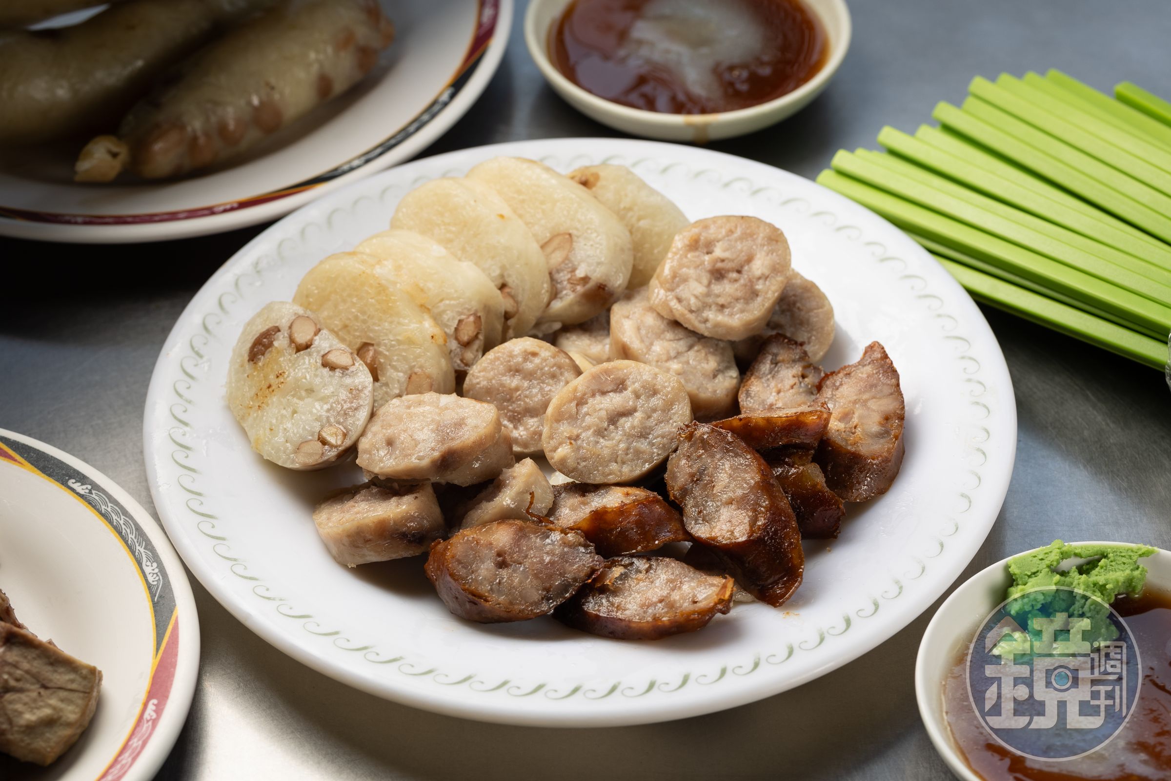 清子的「香腸」外皮帶著台南特有的甜味;「大腸」則與花生構成古樸單純的美味。(皆30元/份)