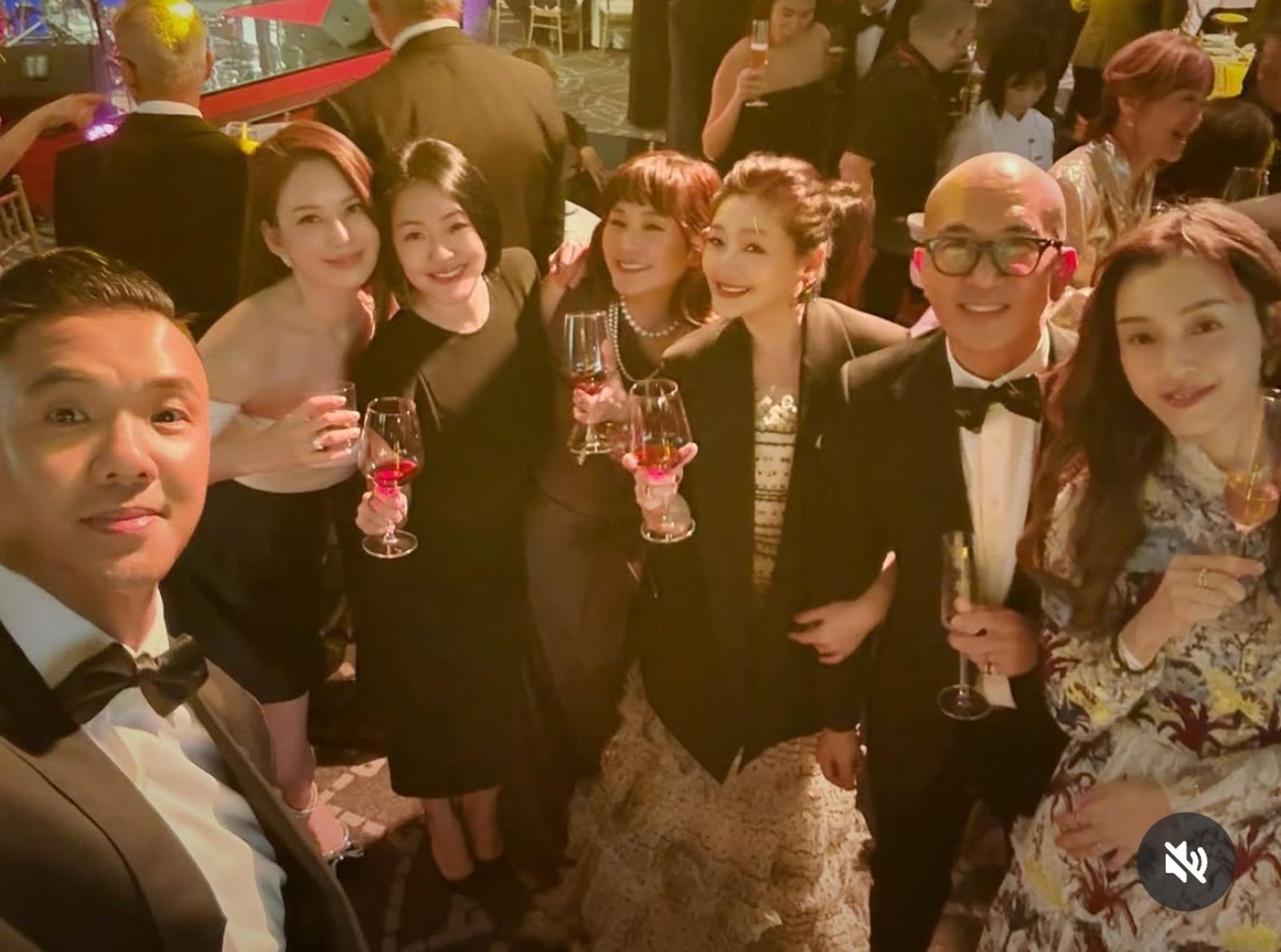 Melody 日前因為王偉忠長女的歸寧宴,剛好和大S碰面還留下合照。(翻攝自黑人IG)