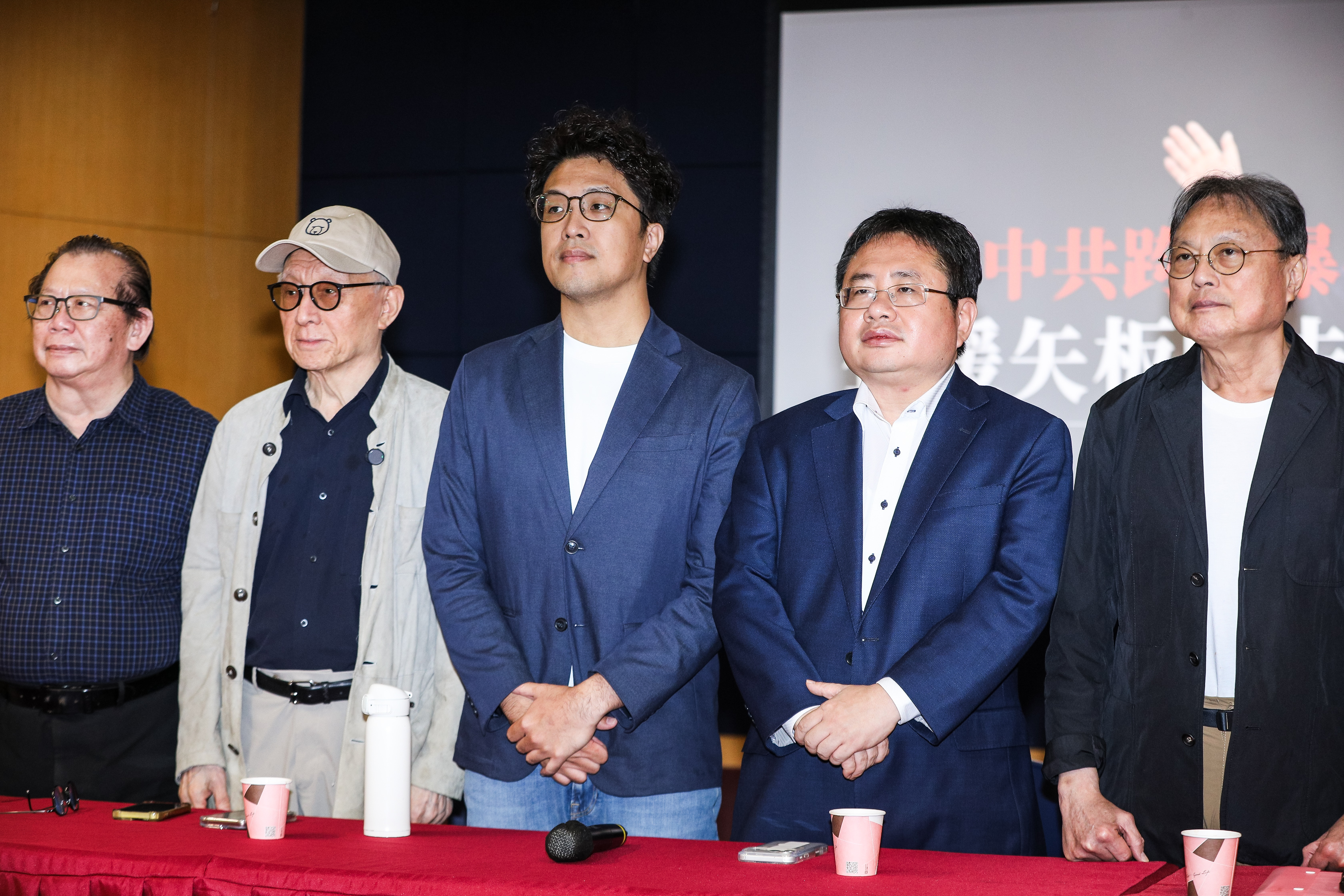 曹興誠說，還沒公開幫沈伯洋助選，是因為民進黨說市長是地方選舉，講市政就好，不要碰統獨議題。（鏡報鄒保祥）