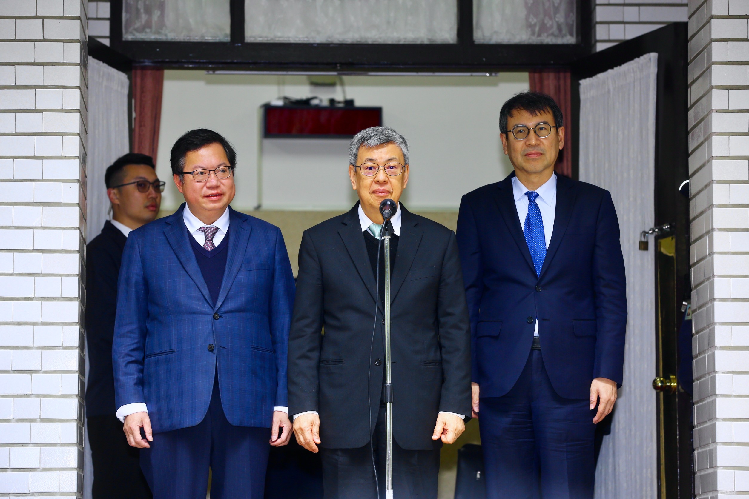 行政院長陳建仁表示，不在籍投票有祕密性、正確性、公平性等問題，目前政院無規劃在總統大選中適用。（本刊資料照）