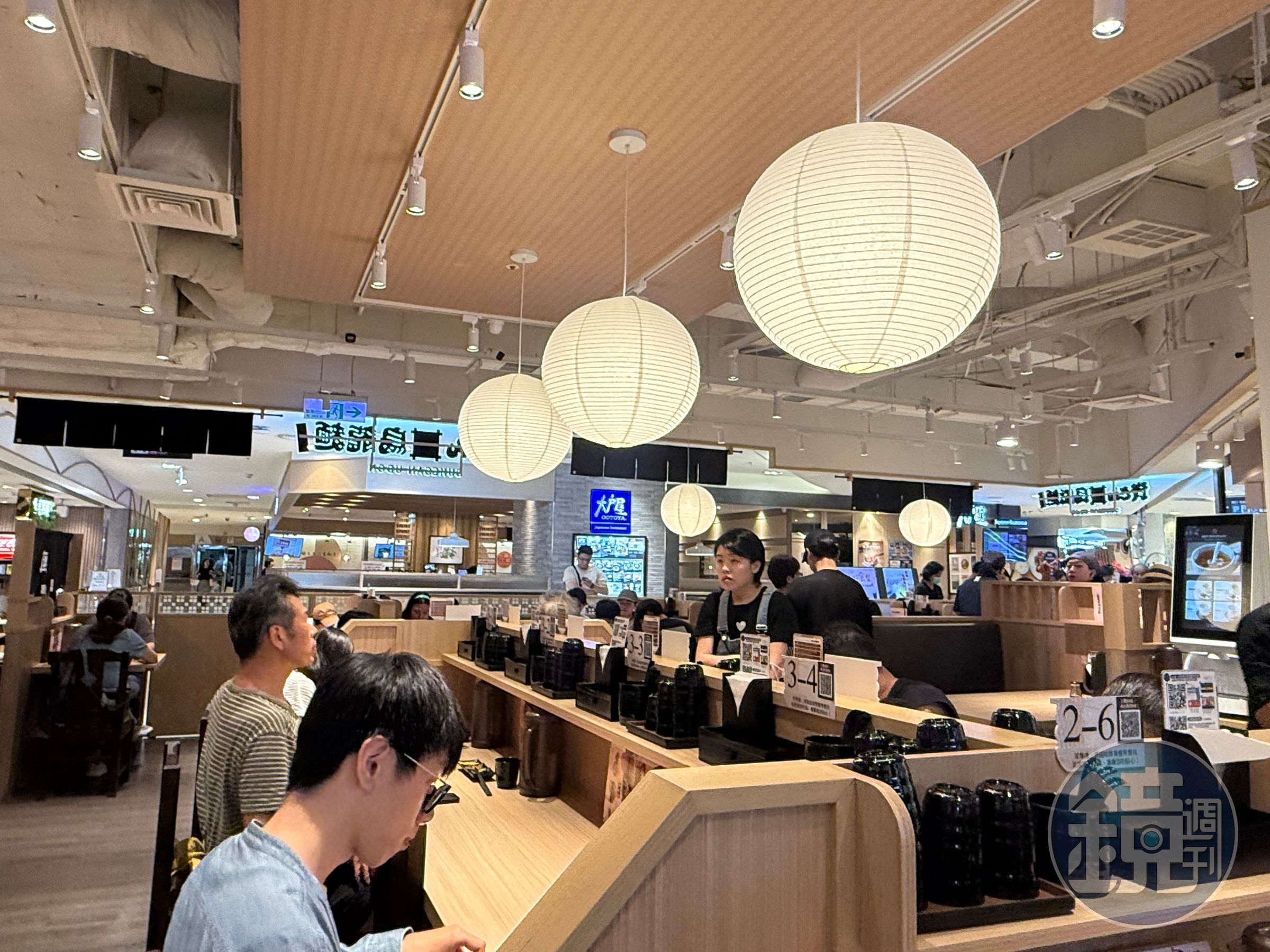 天母大葉高島屋店規劃約80個內用座位,並設有單人座位區,一人用餐也不尷尬。
