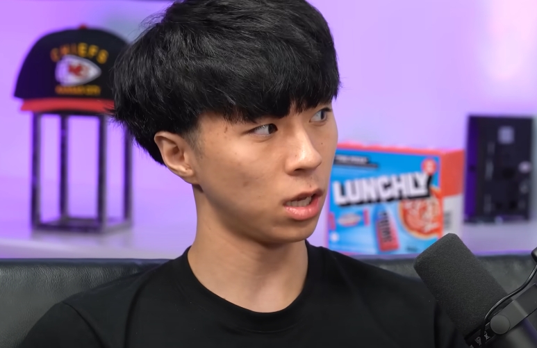 最強高中生Ray登美國網紅節目稱「台灣跟屎一樣」。（翻攝自YT）