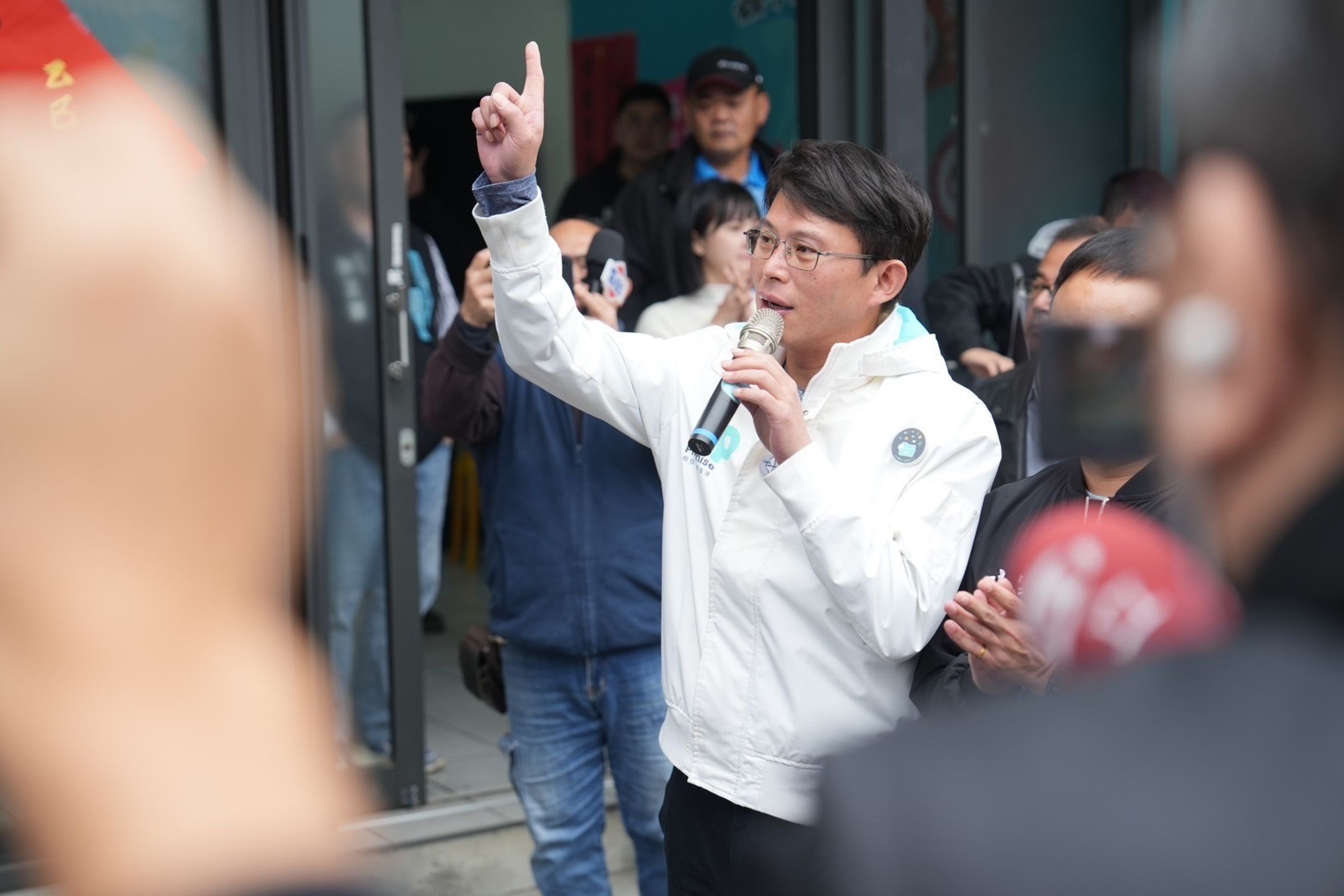 為避免影響選務運作，民眾黨代理主席黃國昌向黨中央請假。（民眾黨提供）