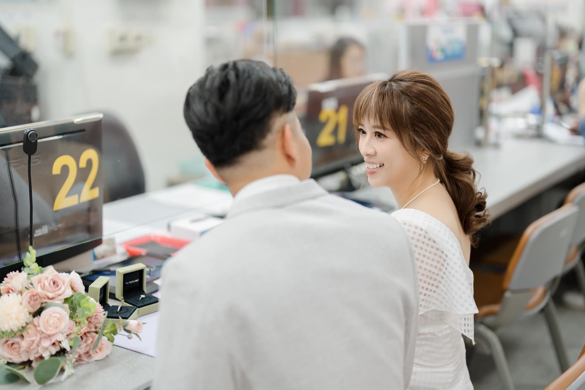 民眾黨團副主任陳思宇在520這天宣布結婚。（翻攝自陳思宇臉書）