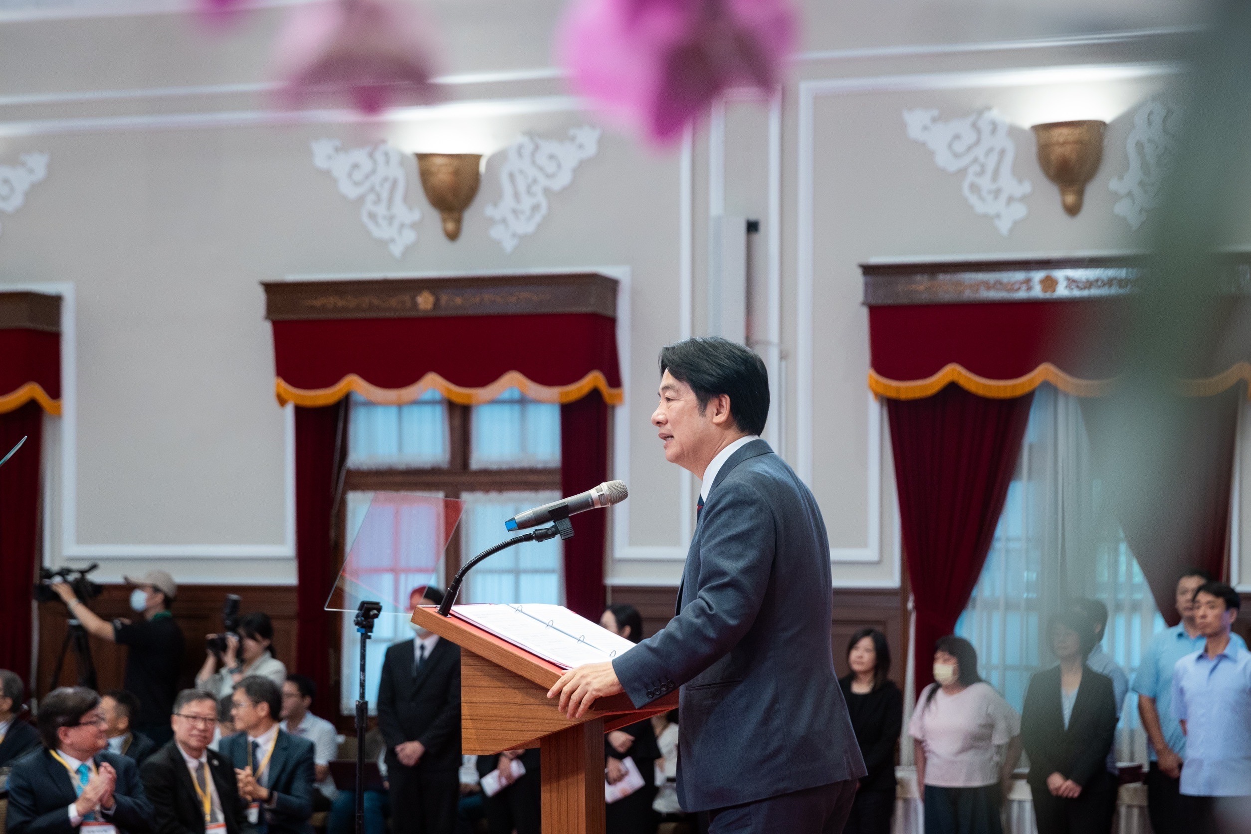 總統賴清德今(23日)赴金門主持八二三週年追思祭悼典禮;圖為賴昨日出席健康台灣推動委員會。(總統府提供)