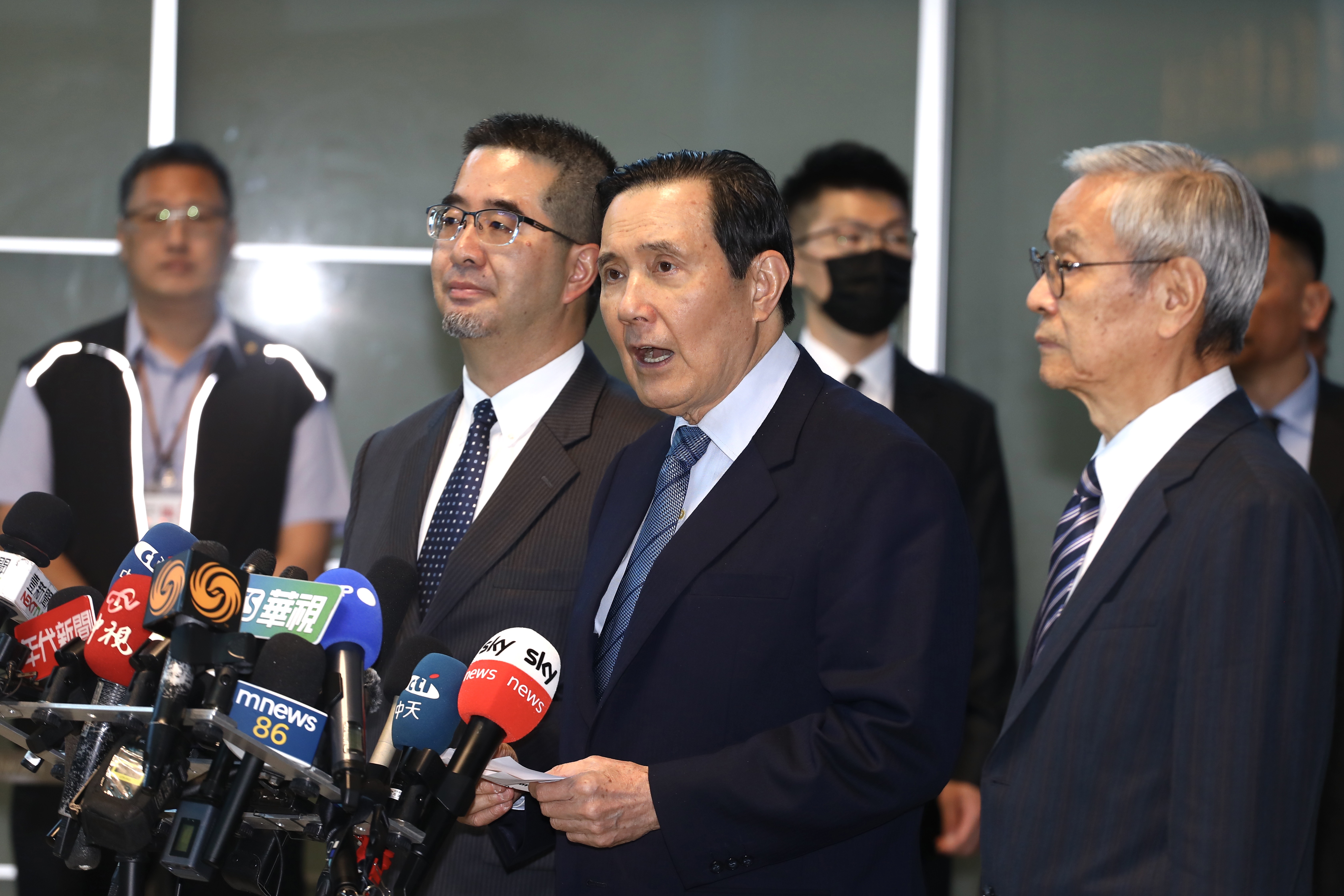 馬英九文教基金會財政紀律風波，燒出前總統馬英九健康爭議。（本刊資料照）