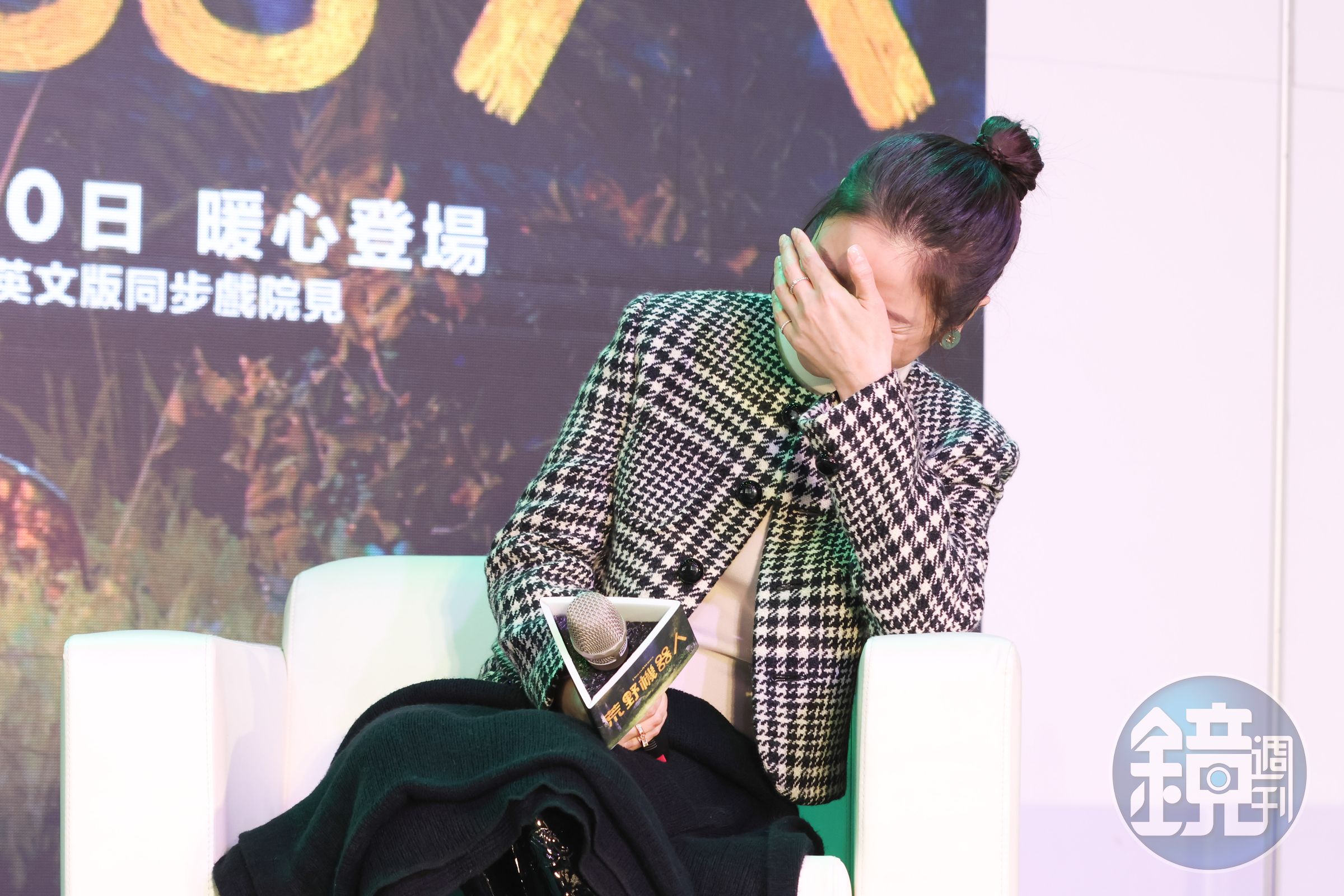 林心如不小心對主持人講出「祝福你早日找到孩子的媽」，發現根本亂講一通，當場笑倒。