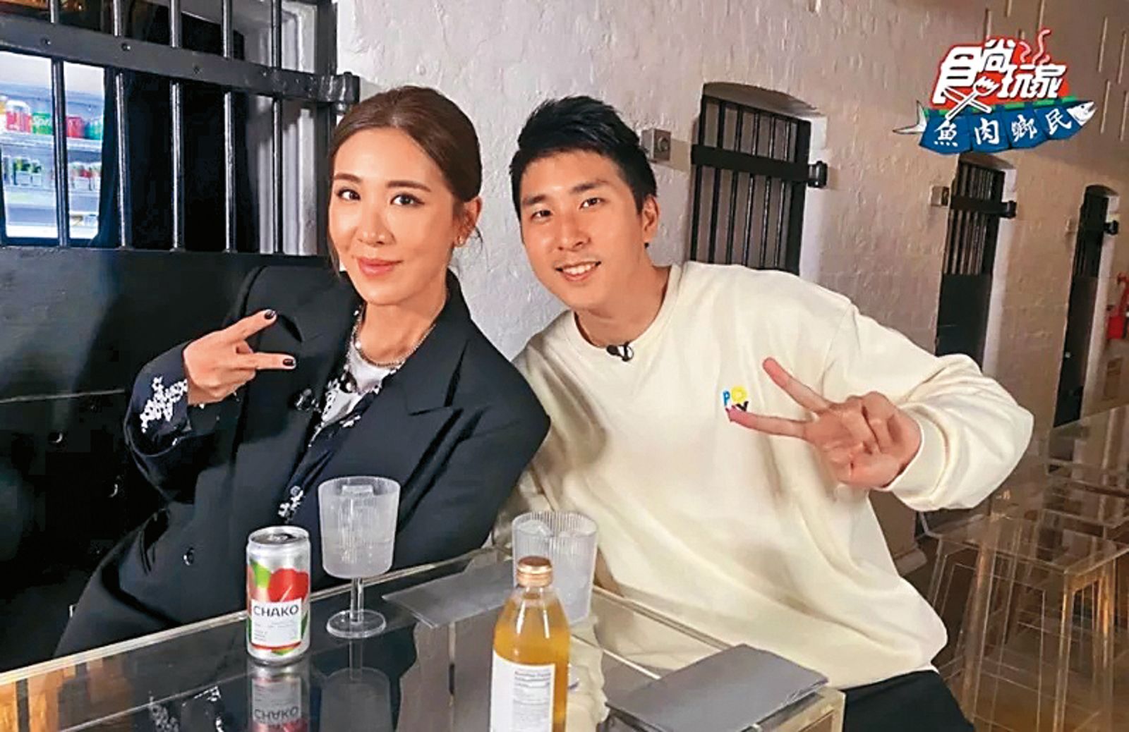 小禎(左)、胡釋安(右)姐弟倆合體主持《食尚玩家》,但收視成績欠佳,僅主持約1年多。(TVBS提供)
