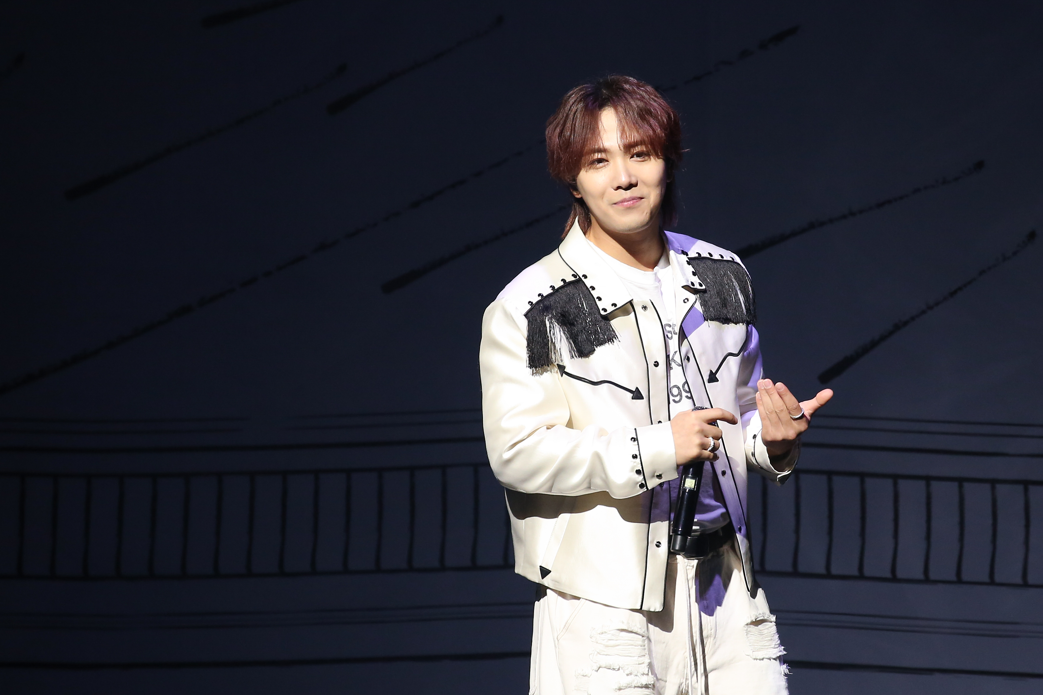 FTISLAND今晚首度在台北流行音樂中心開唱，一圓李洪基想要觀眾席有搖滾區的心願。