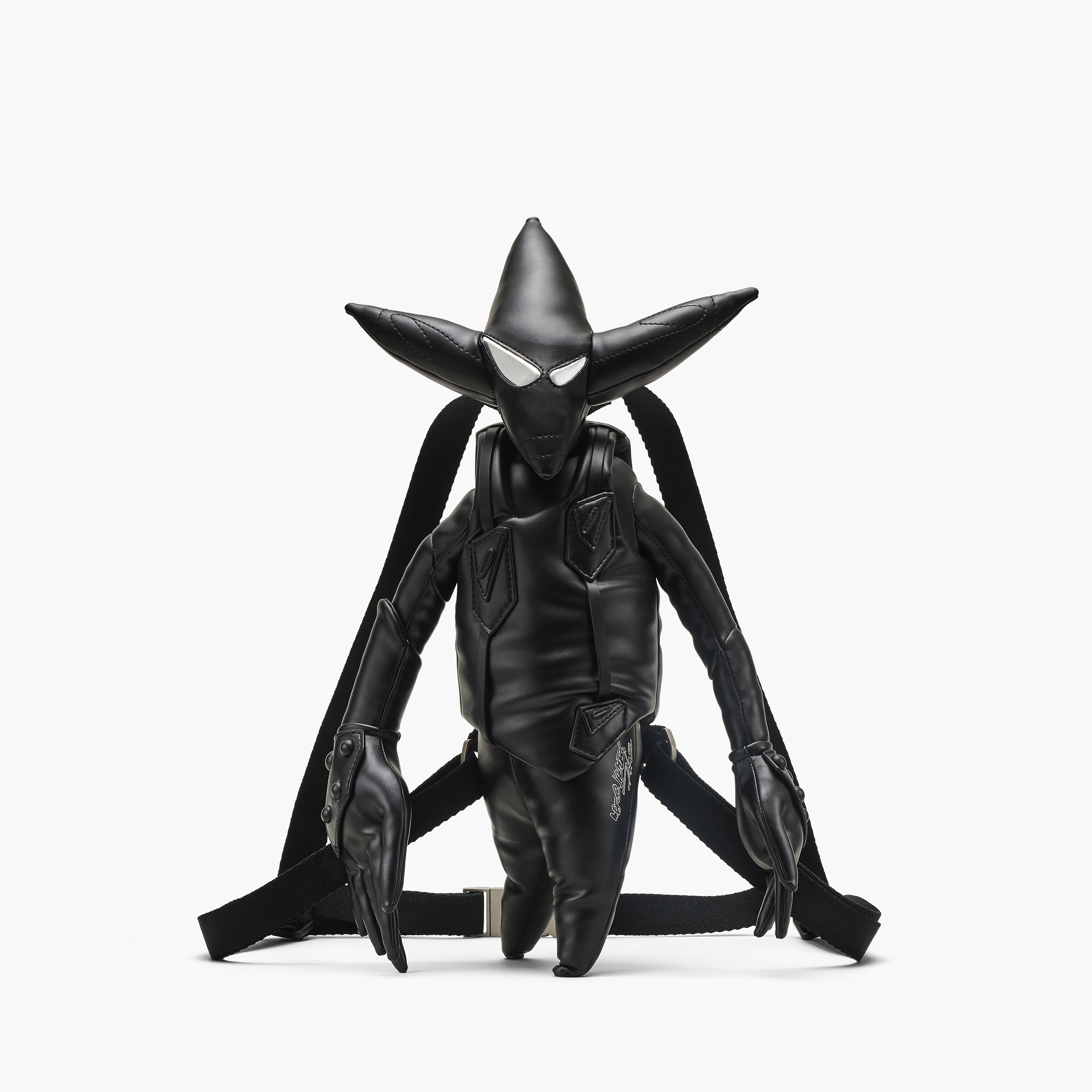 MARC JACOBS X FUTURA聯名系列POINTMAN後背包。NT$21,800（美之心提供）