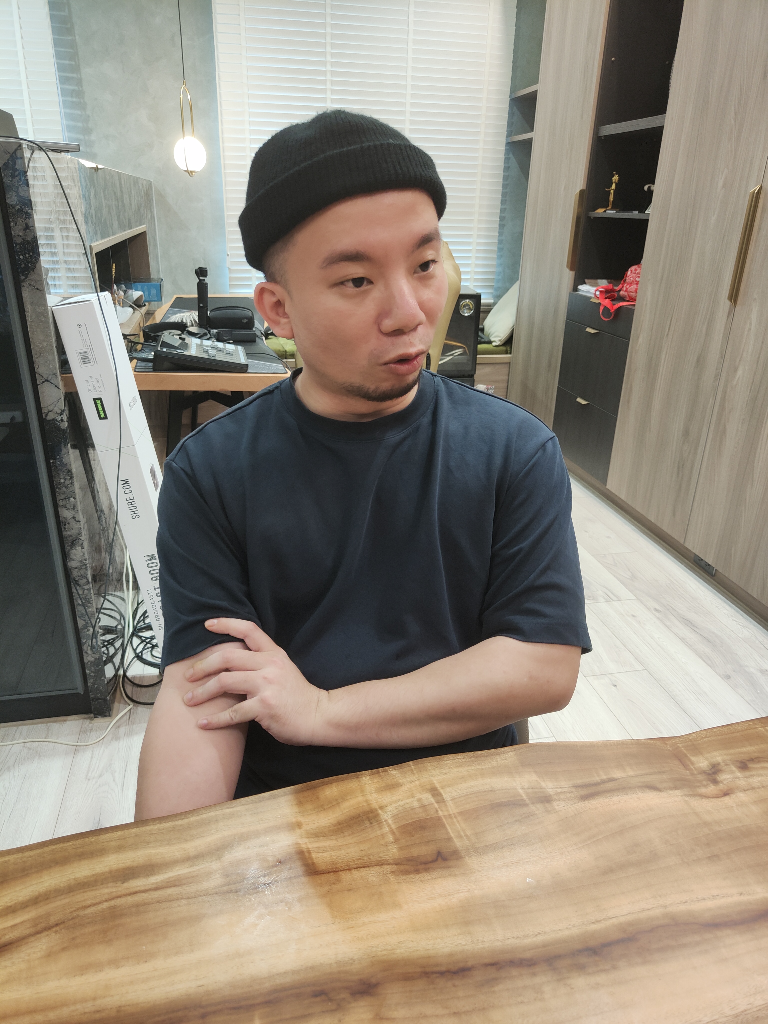 網紅烏鴉出面指控花蓮警局長范織坤，是抹黑辦案的慣犯。