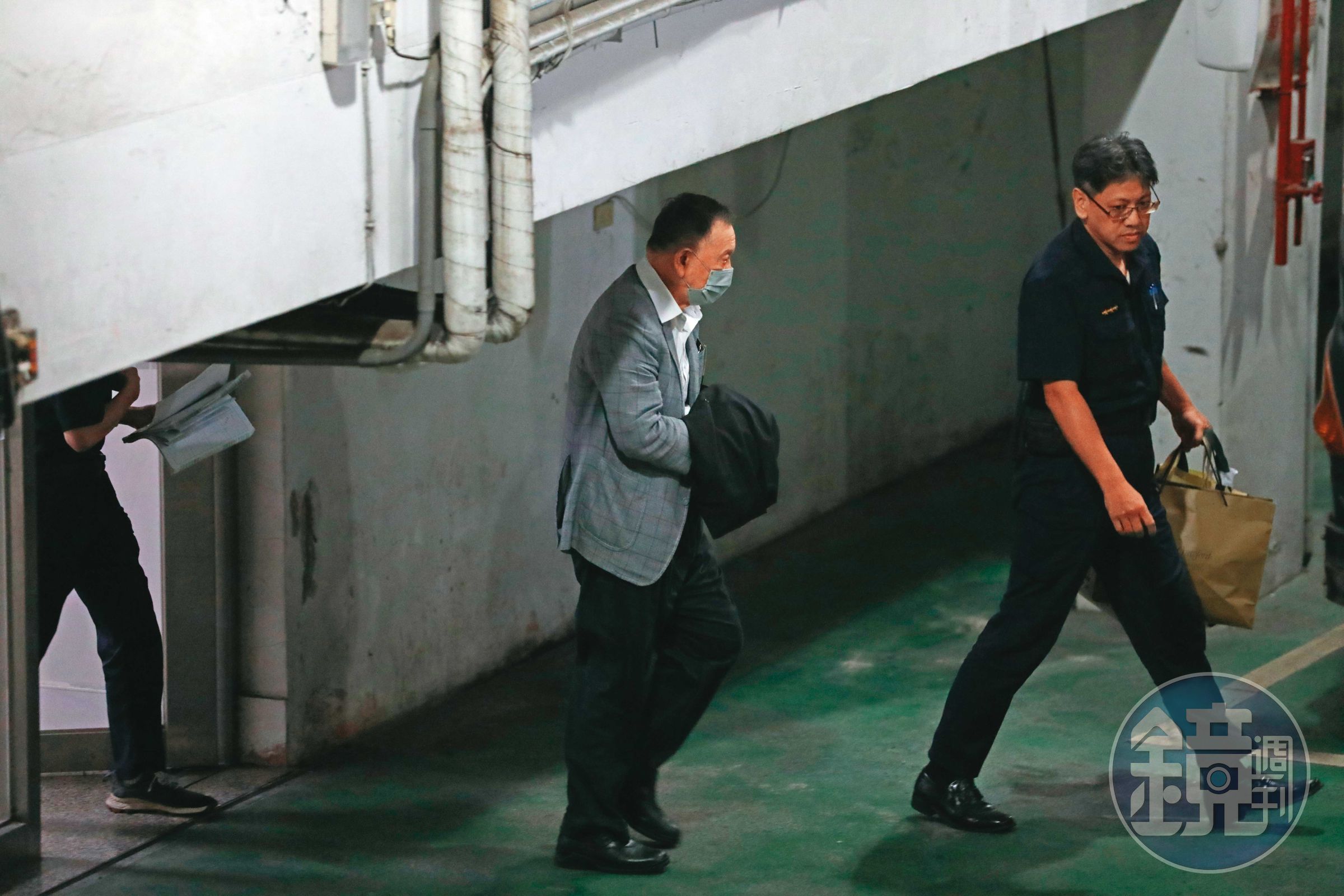 沈慶京遭控將賄款包裝成捐款,疏通京華城改建案,至少行賄應曉薇4,500萬元。
