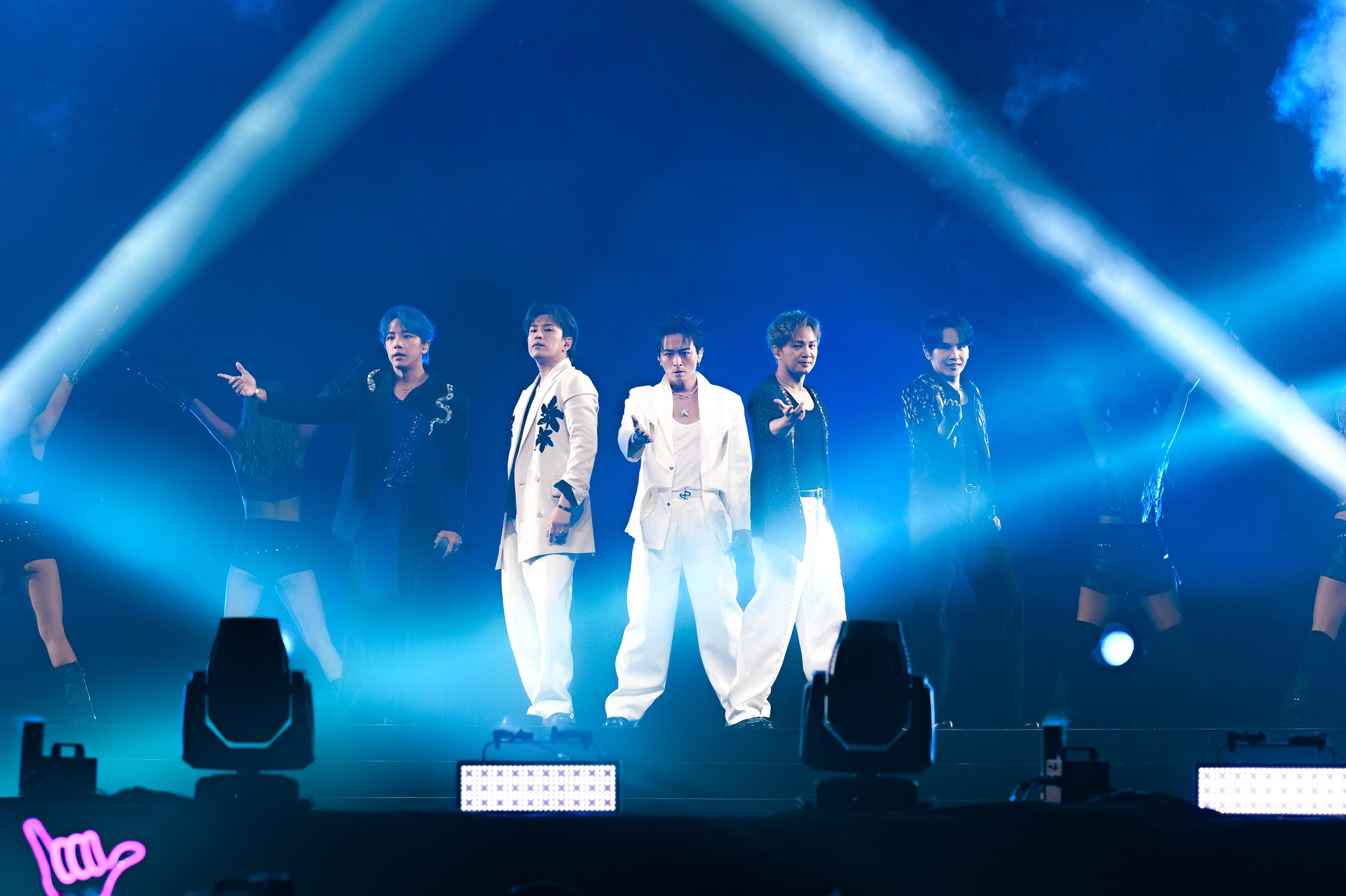 ENERGY兩名成員書偉、坤達承認閃兵，將有條件休團到明年六月。（相信音樂提供）