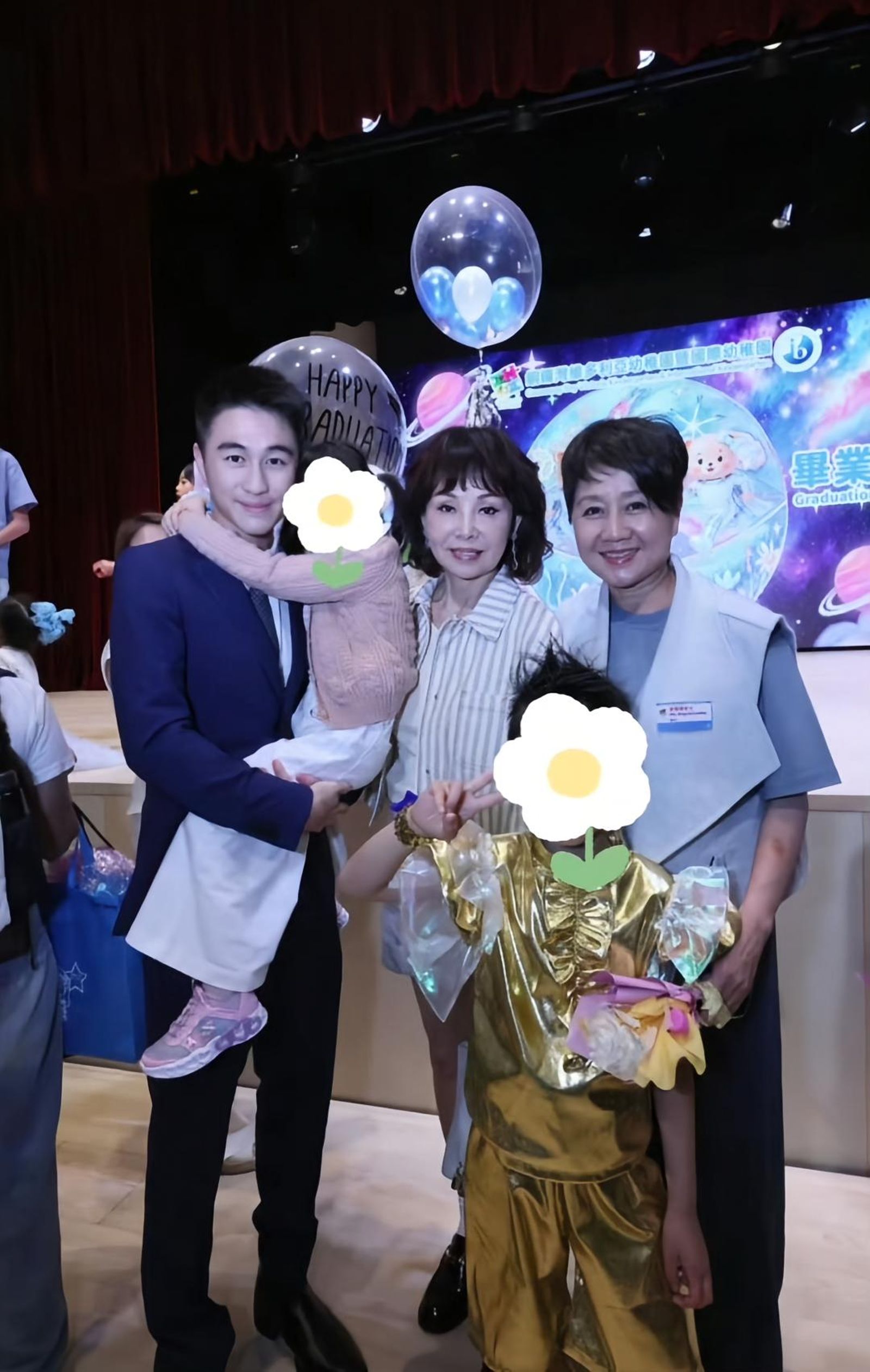 何猷君出席兒子畢業典禮，四太梁安琪也到場見證愛孫的重要時刻。（翻攝抖音）