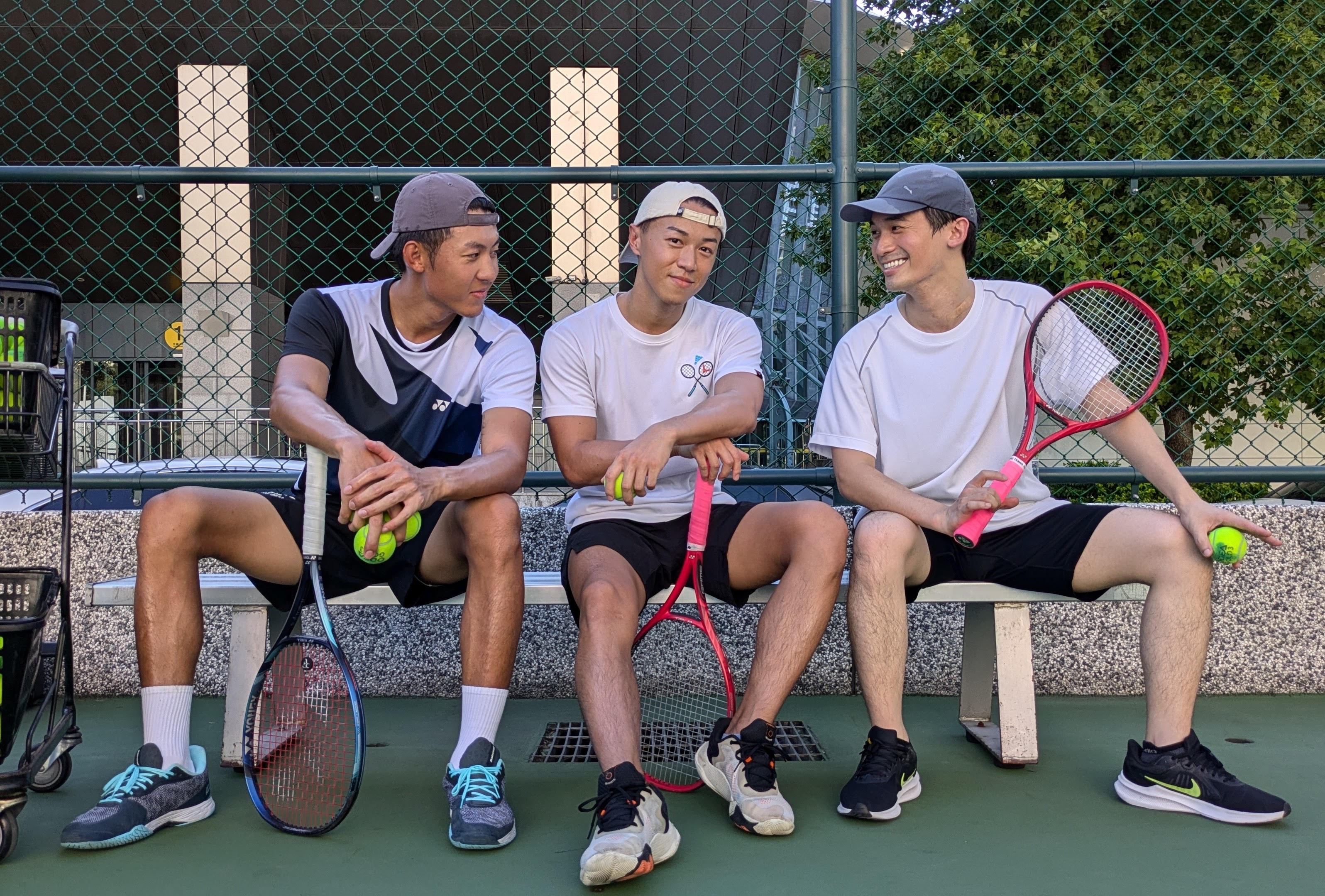 劉丞（左起）、游書庭、杜韋立在BL網路劇《一拍即合》有三角關係。（艾迪昇傳播提供）