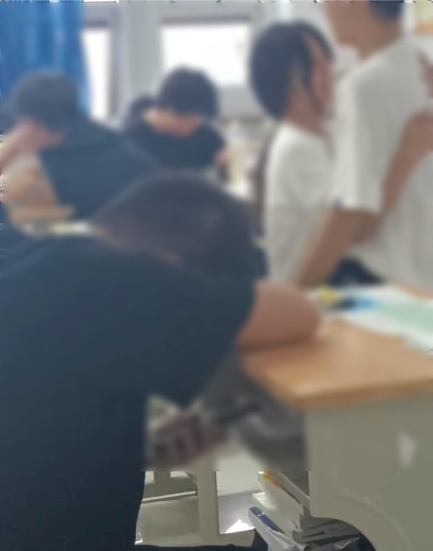 兩人更上演限制級行動。（翻自《黑料網》）