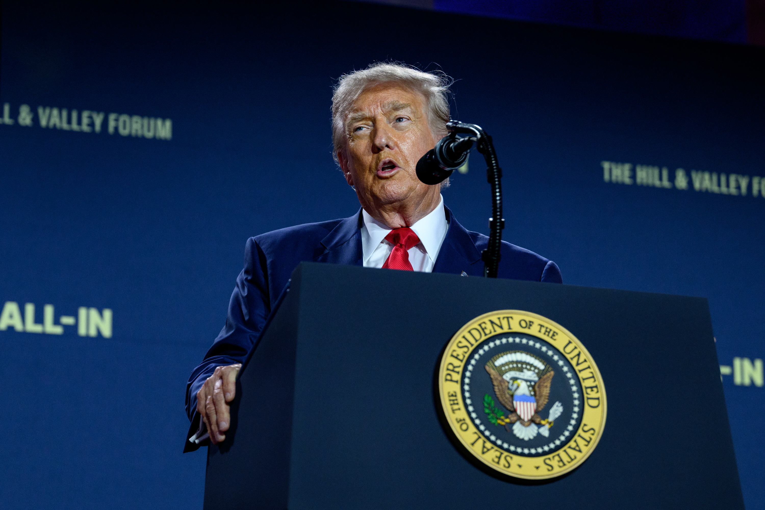 川普政府31日宣布對台課20%進口關稅。（翻攝白宮Flickr）