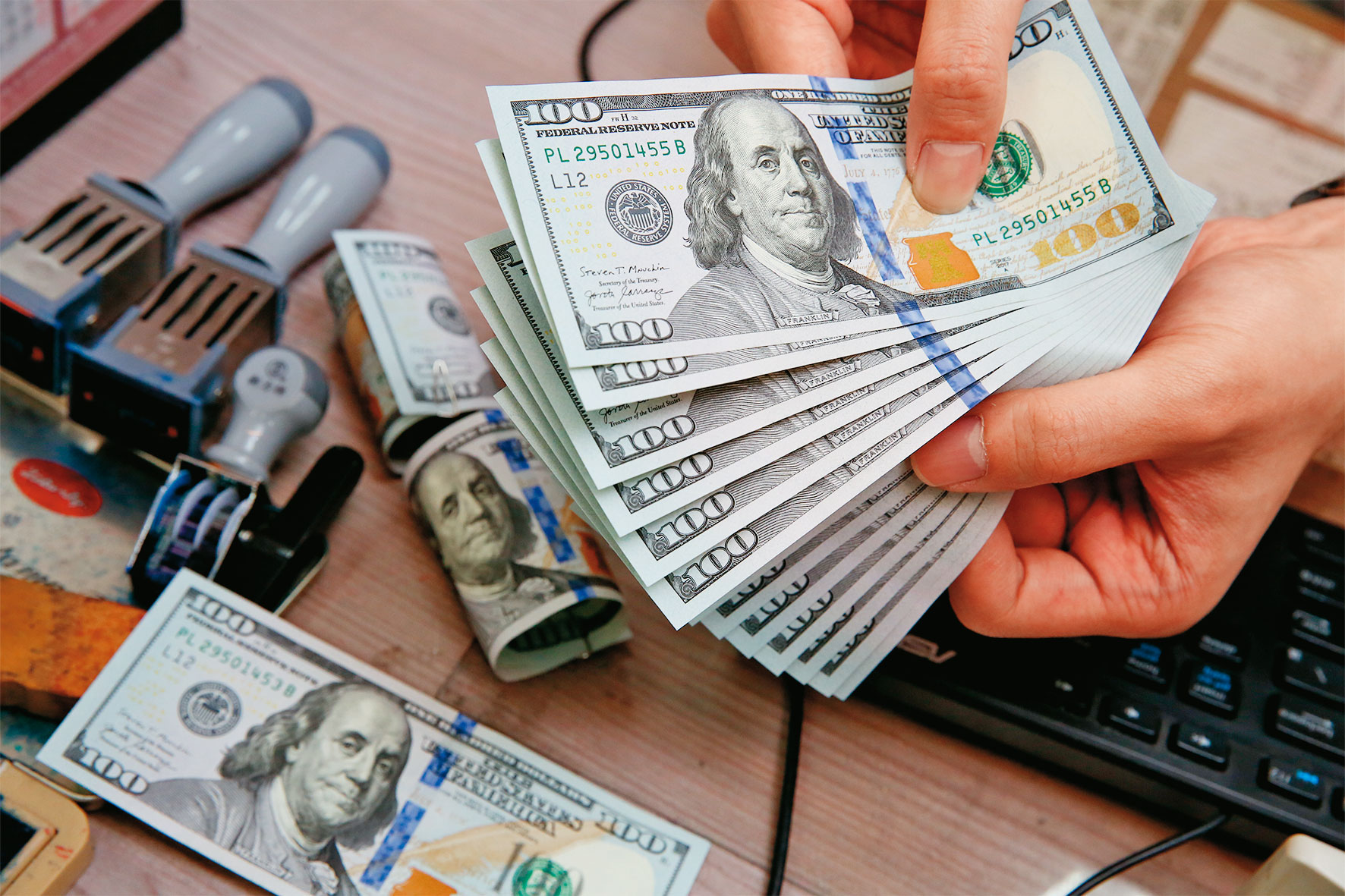 美國銀行的龍頭摩根大通執行長戴蒙，從9月底持續發出「美元利率可能到7％」的警訊。