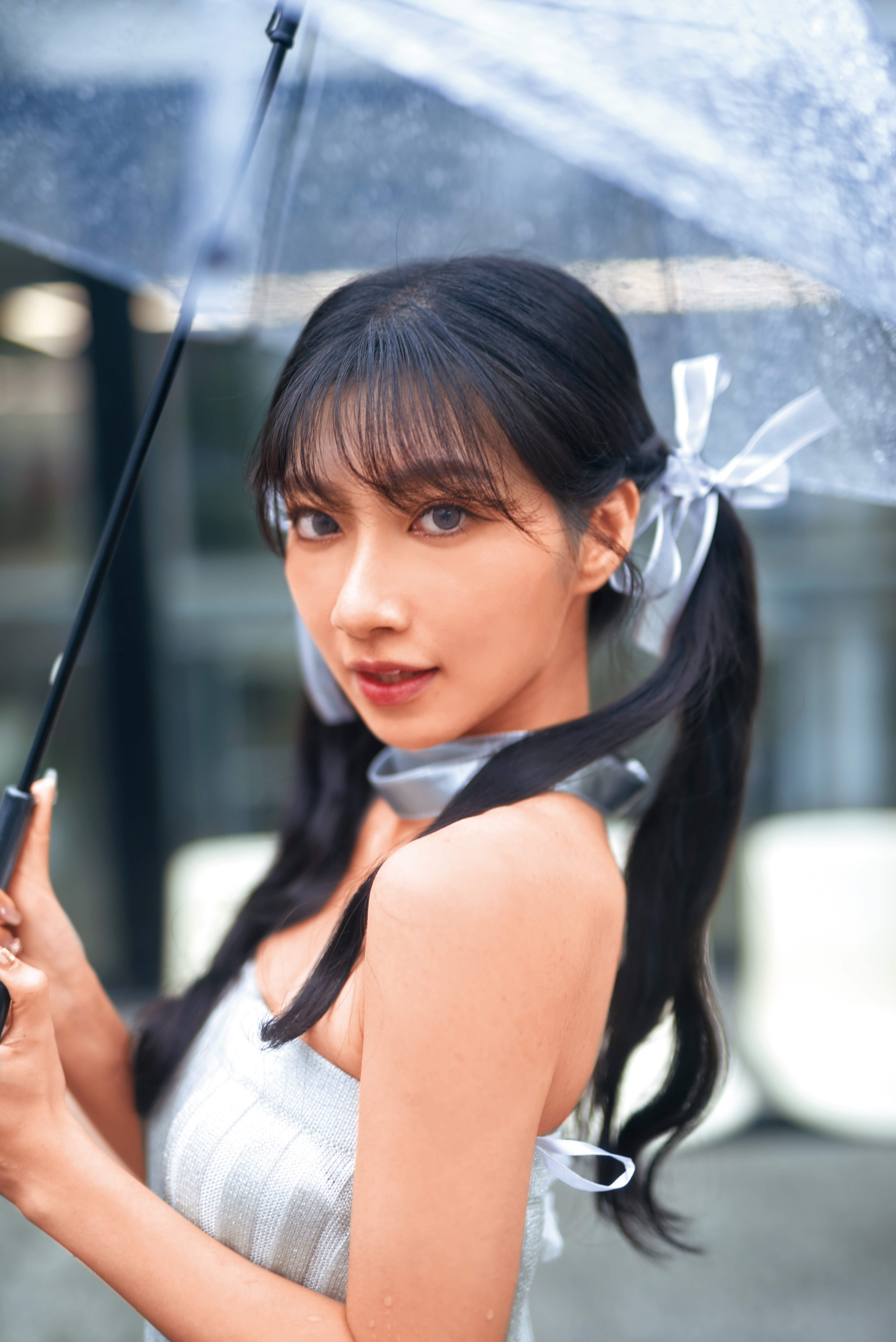 即將滿25歲的一粒,畢業於輔大雙主修織品系及法文系。