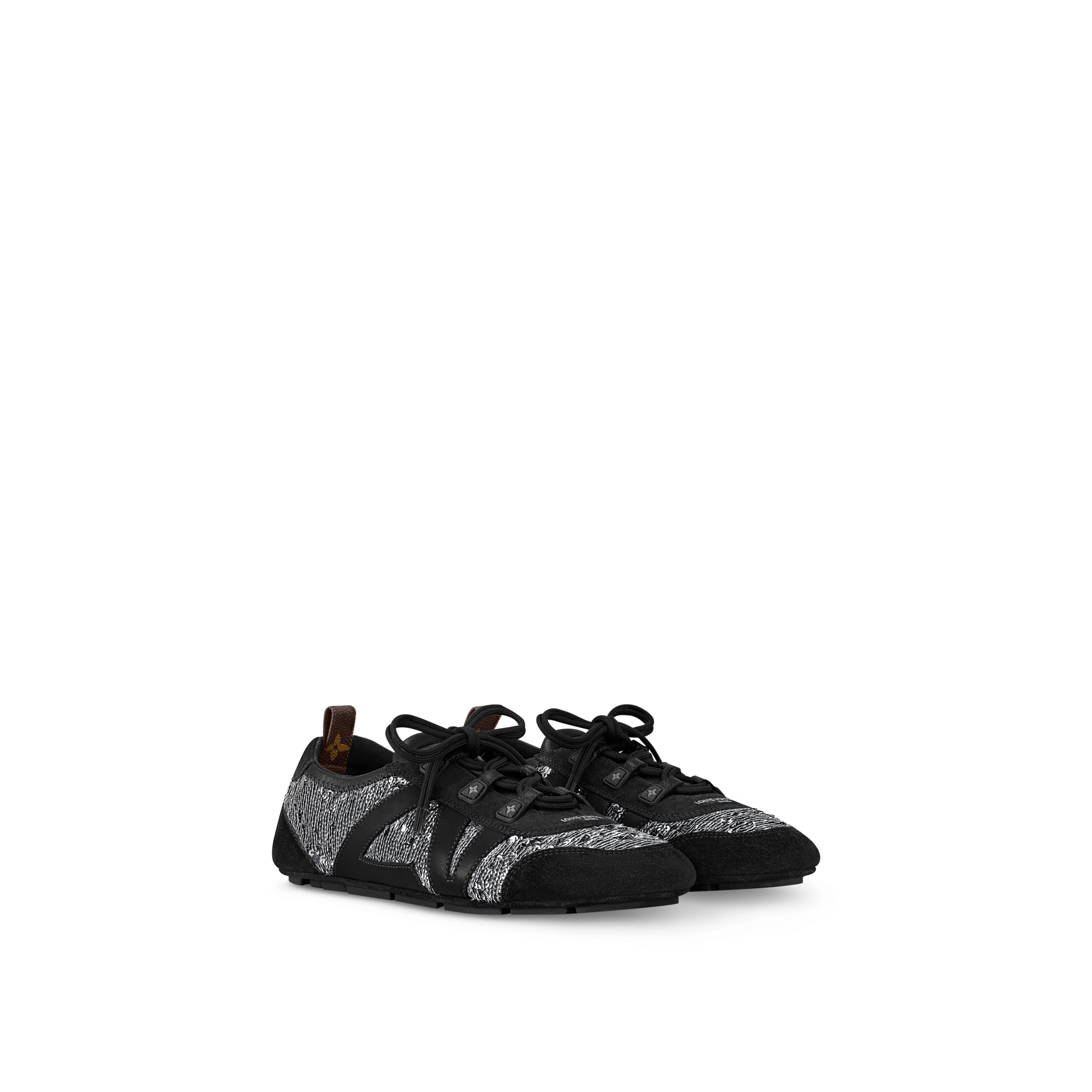 亮片LV Sneakerina造型前衛，鞋面綴以絨面小牛皮飾邊。NT$38,600（路易威登提供）