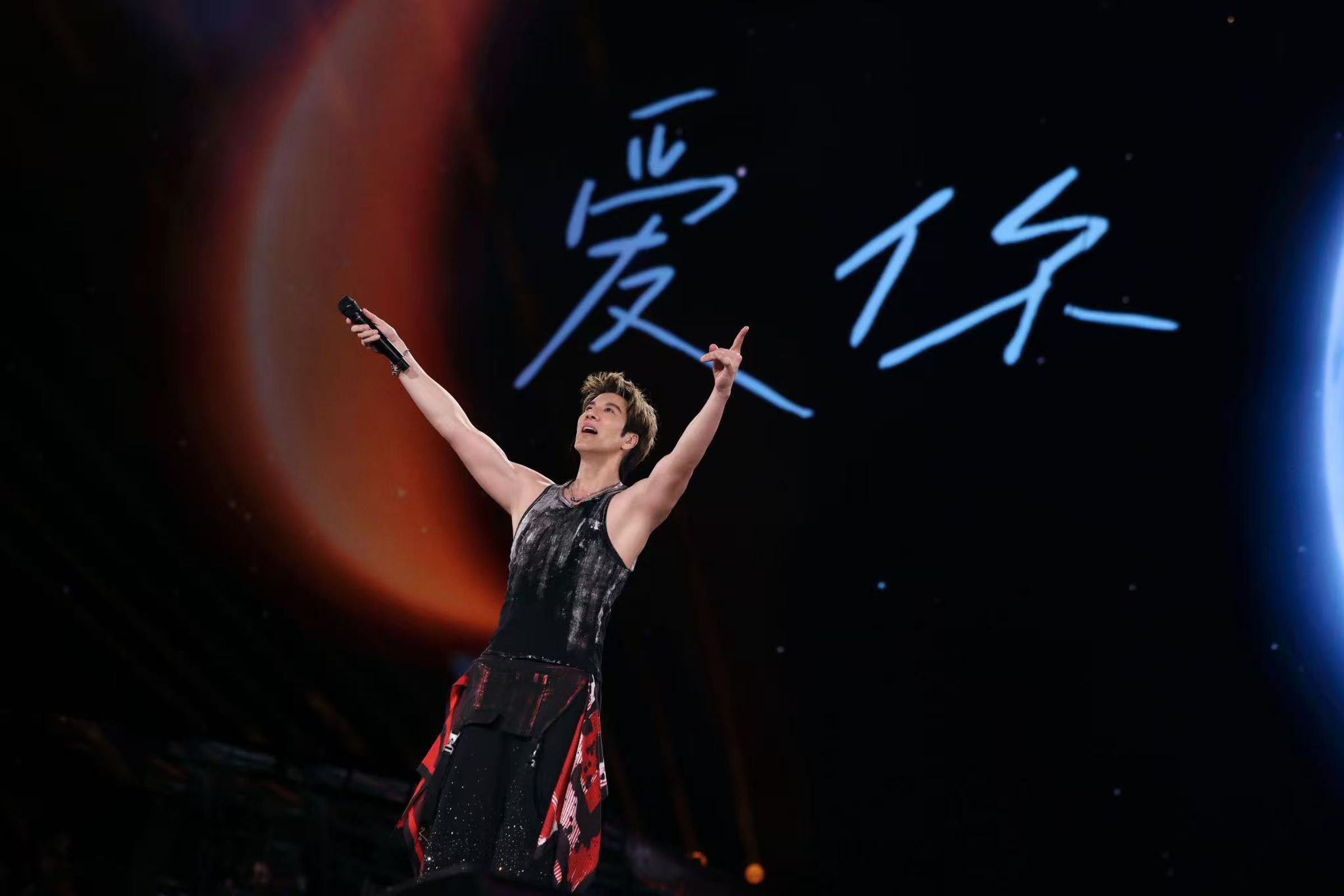 最好的地方演唱會唱遍了31個城市,場場爆滿,音樂天王30年的功底依舊沒話說。(西東音樂提供)