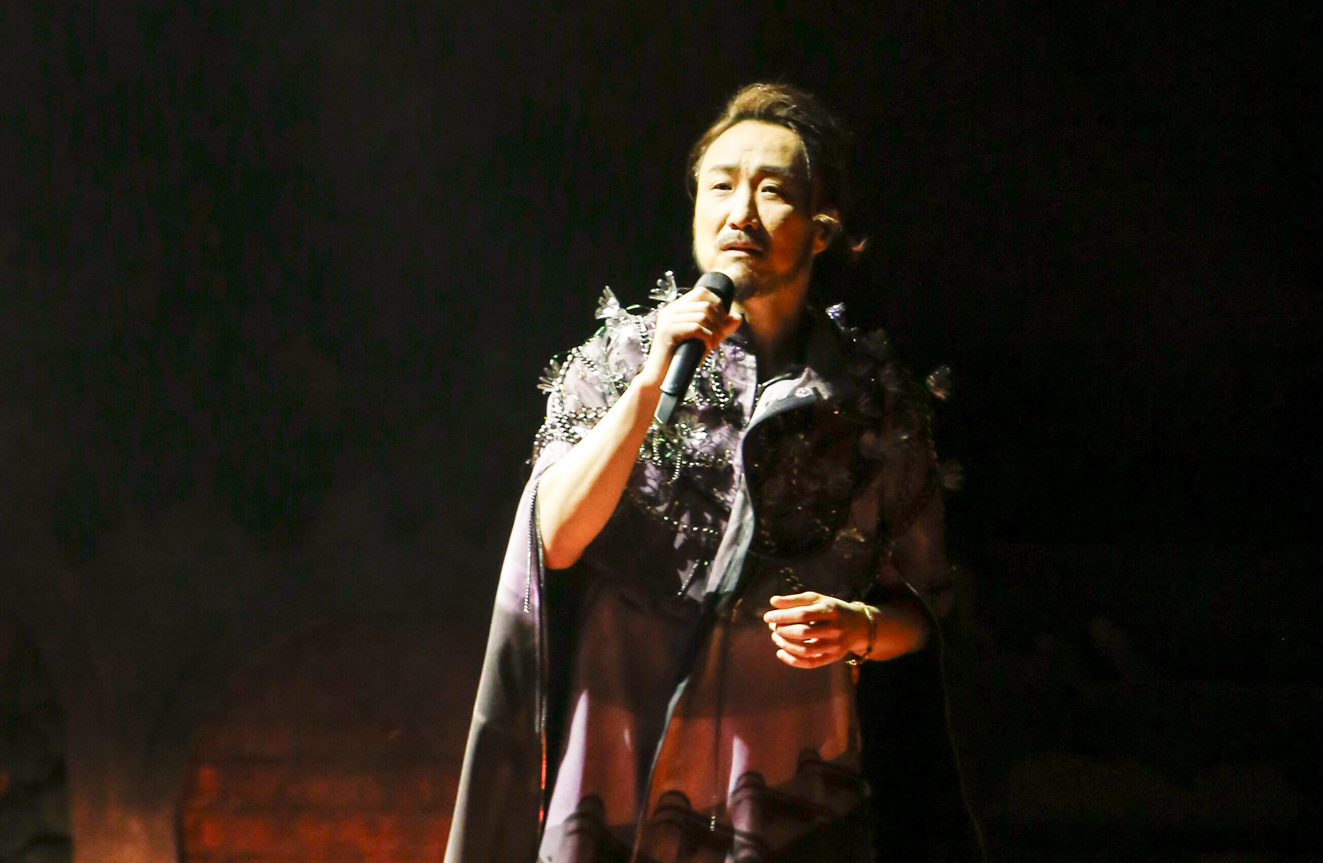 鄭中基在小巨蛋舉辦《Fragments of Wonder》演唱會。