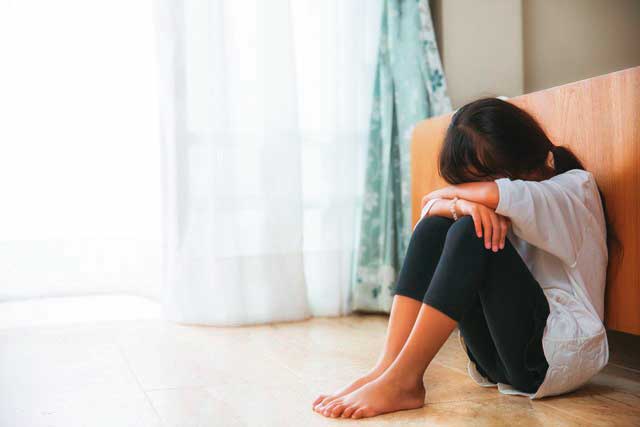 有些女童因事發時年紀太小,無法清楚表達,直到長大些、語言能力成熟,才提及遭猥褻的過程。示意圖。(東方IC)