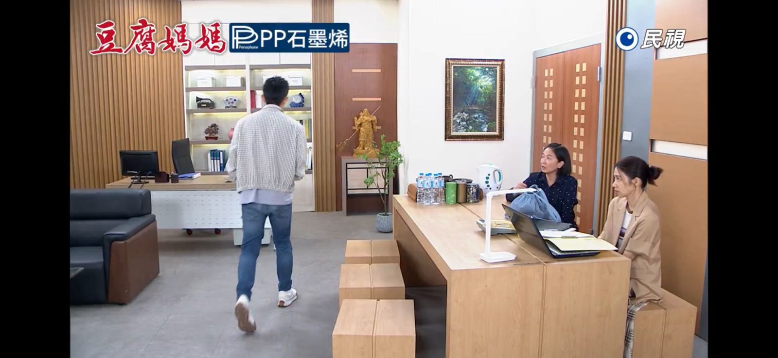 曾智希拍攝的這場婆婆勸架戲，一度撤班停班。翻攝豆腐媽媽畫面