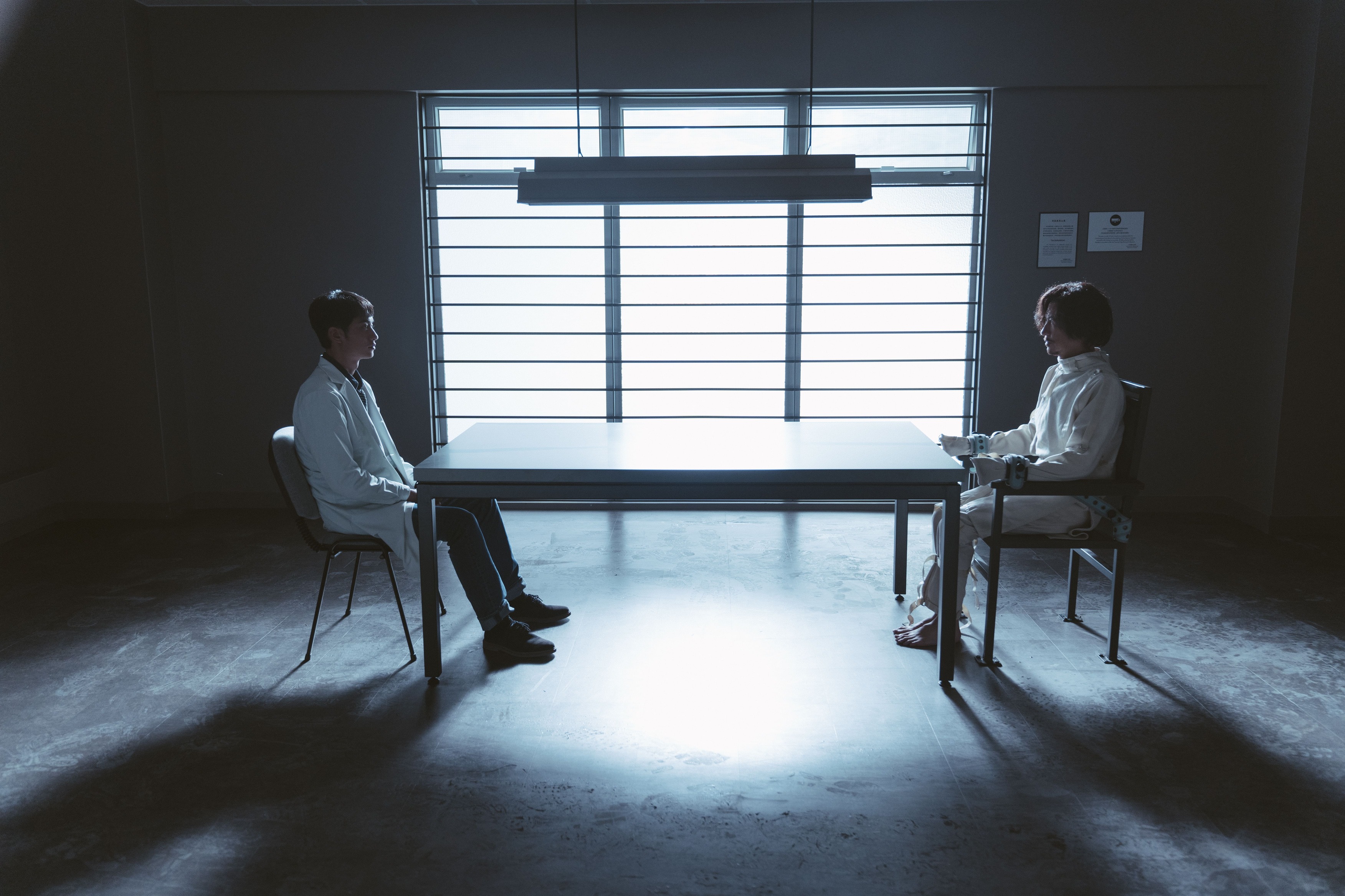 張家輝第4度自導自演，找來男神劉俊謙飾演精神科醫生，2人的對手戲是電影大亮點。（甲上提供）