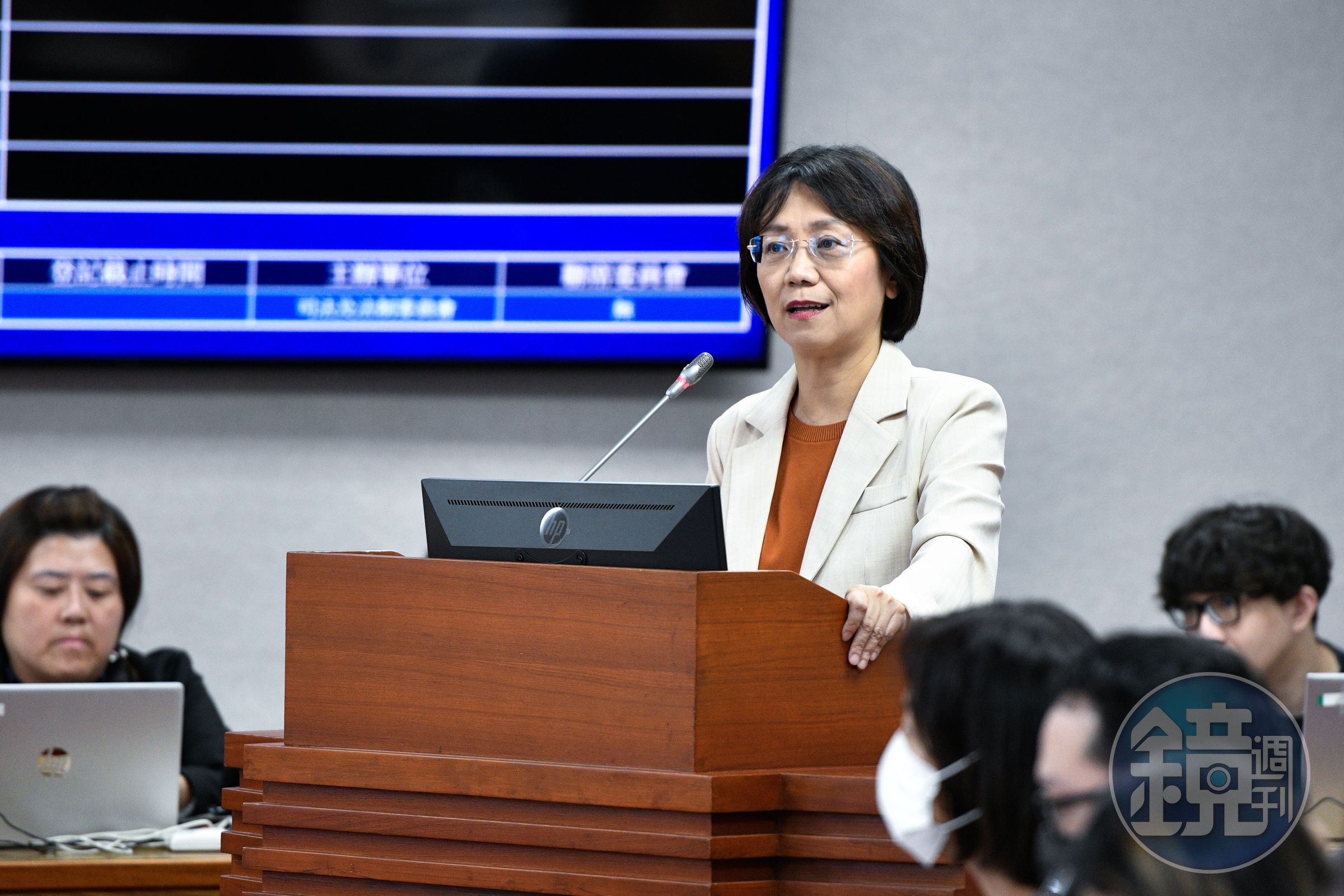 翁曉玲直批大法官都是保皇派，強調他們仍會持續強化國會的監督力量。
