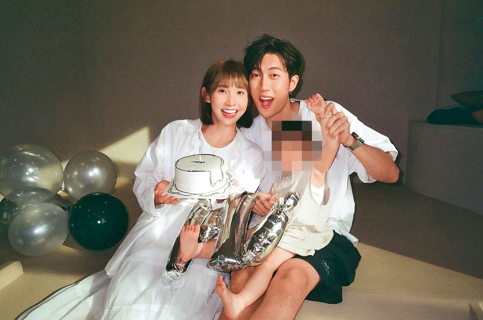 裸體相擁法院見1／粿粿淚控「孩哭他戴耳機」專家狠打臉　她過去曾認小孩都范姜在帶