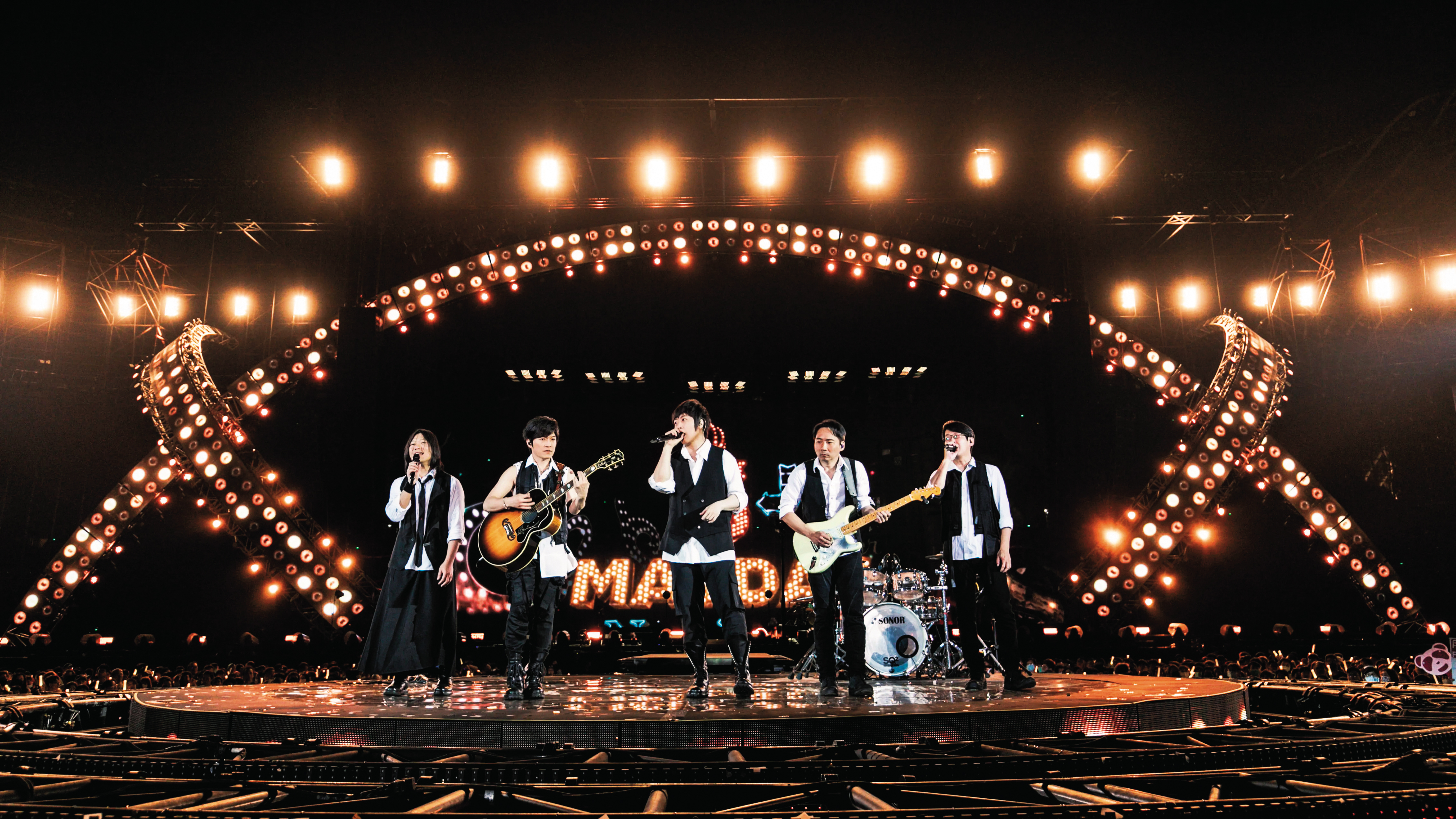 五月天在高雄世運主場館舉辦2023諾亞方舟無限放大10週年復刻版演唱會。（翻攝自相信音樂粉絲專頁）