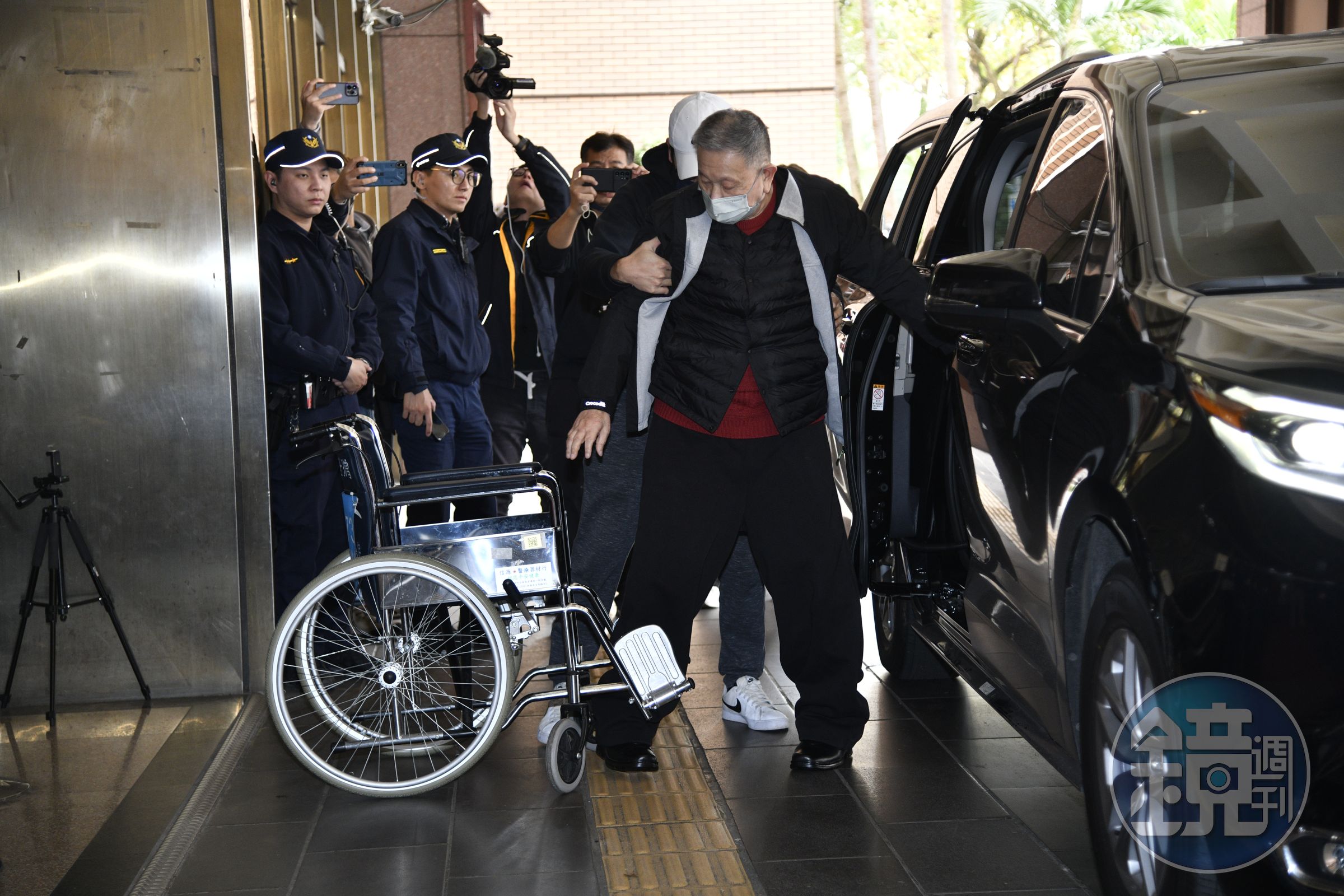 威京集團主席沈慶京稱自己資產大於負債，不可能東山再起。