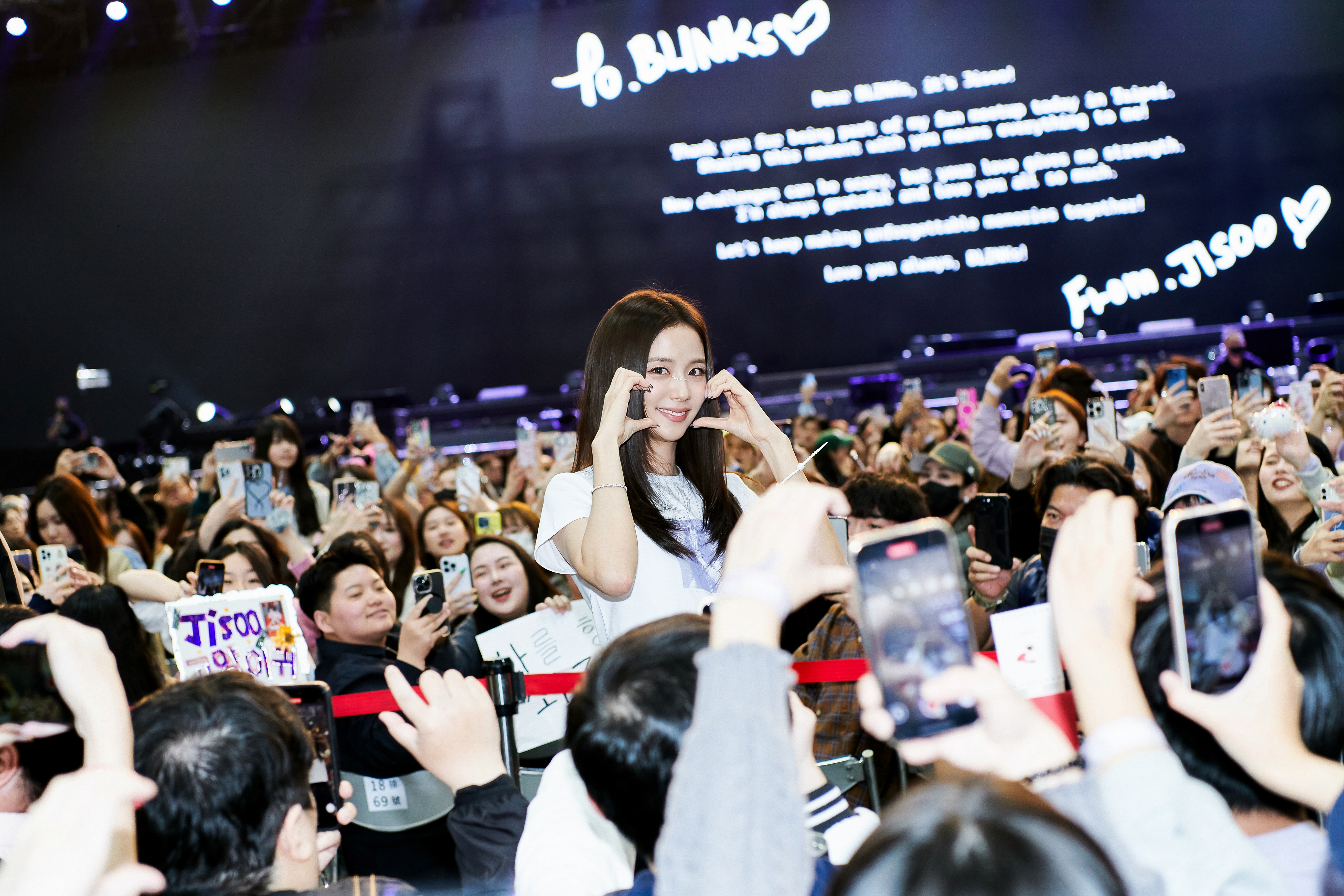 韓星JISOO在來台見面會上展現甜美魅力。（寬寬整合行銷提供）