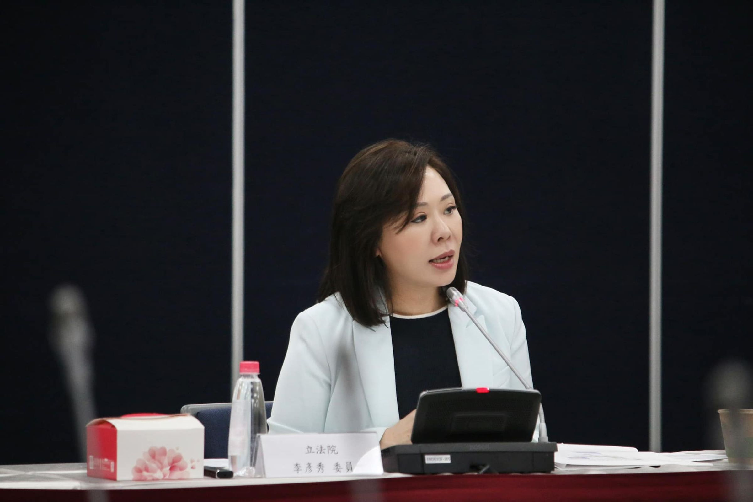 被指沒申報美國房產，李彥秀承認了。（翻攝李彥秀臉書）