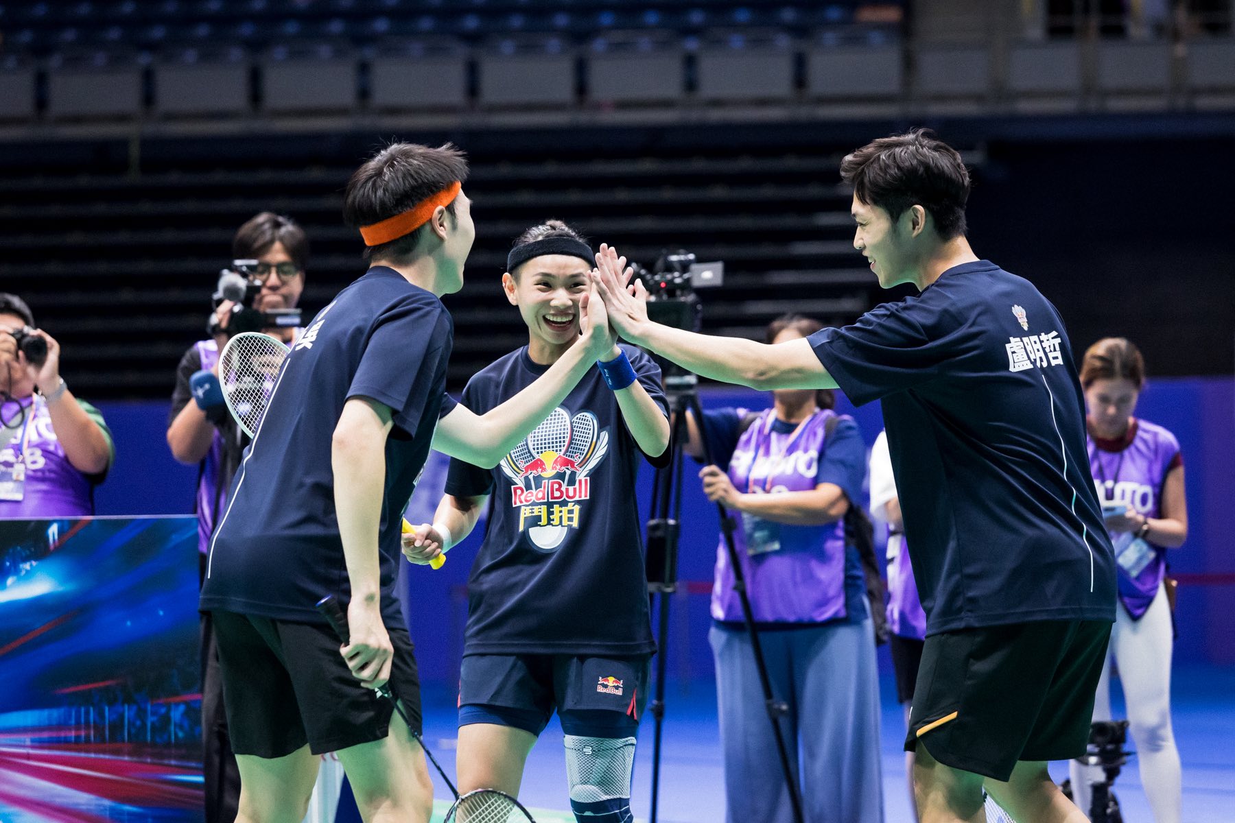 戴資穎昨天現身高雄巨蛋，參與第三屆「Red Bull 鬥拍」三對三比賽，她後來在臉書po文，「很開心看到現場留下來看表演賽的大家！！謝謝你們沒有忘記我」。（翻攝自戴資穎臉書）