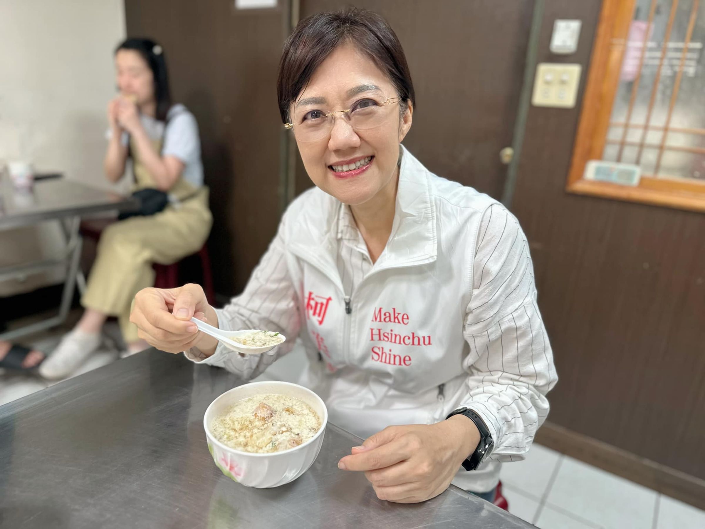 柯文哲的胞妹柯美蘭今宣布,將以無黨籍身分參選新竹市立委。(翻攝自柯美蘭臉書)