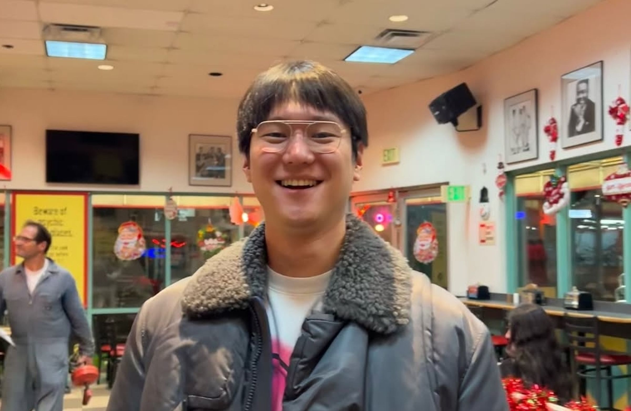 高庚杓遭傳與異性在拍貼機內發生性關係。(翻攝高庚杓INS)