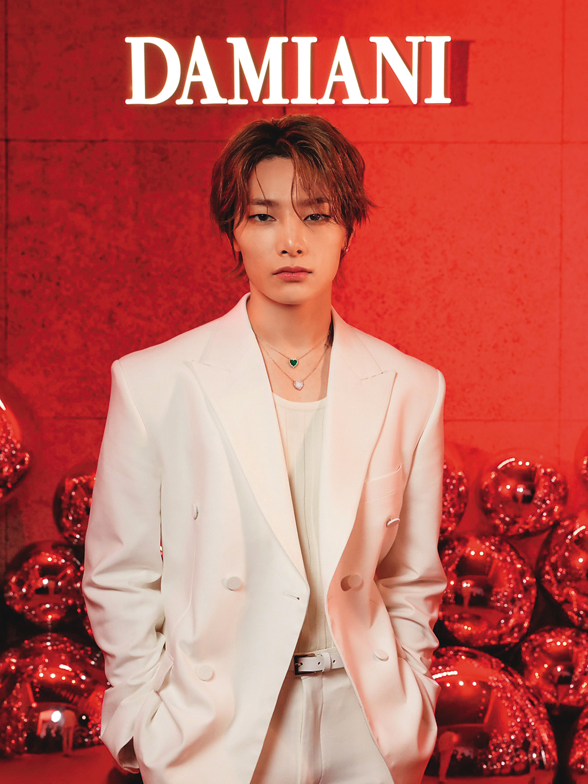 人氣韓星I.N疊戴DAMIANI心形項鍊,演繹新世代男性珠寶風格。(DAMIANI 提供)