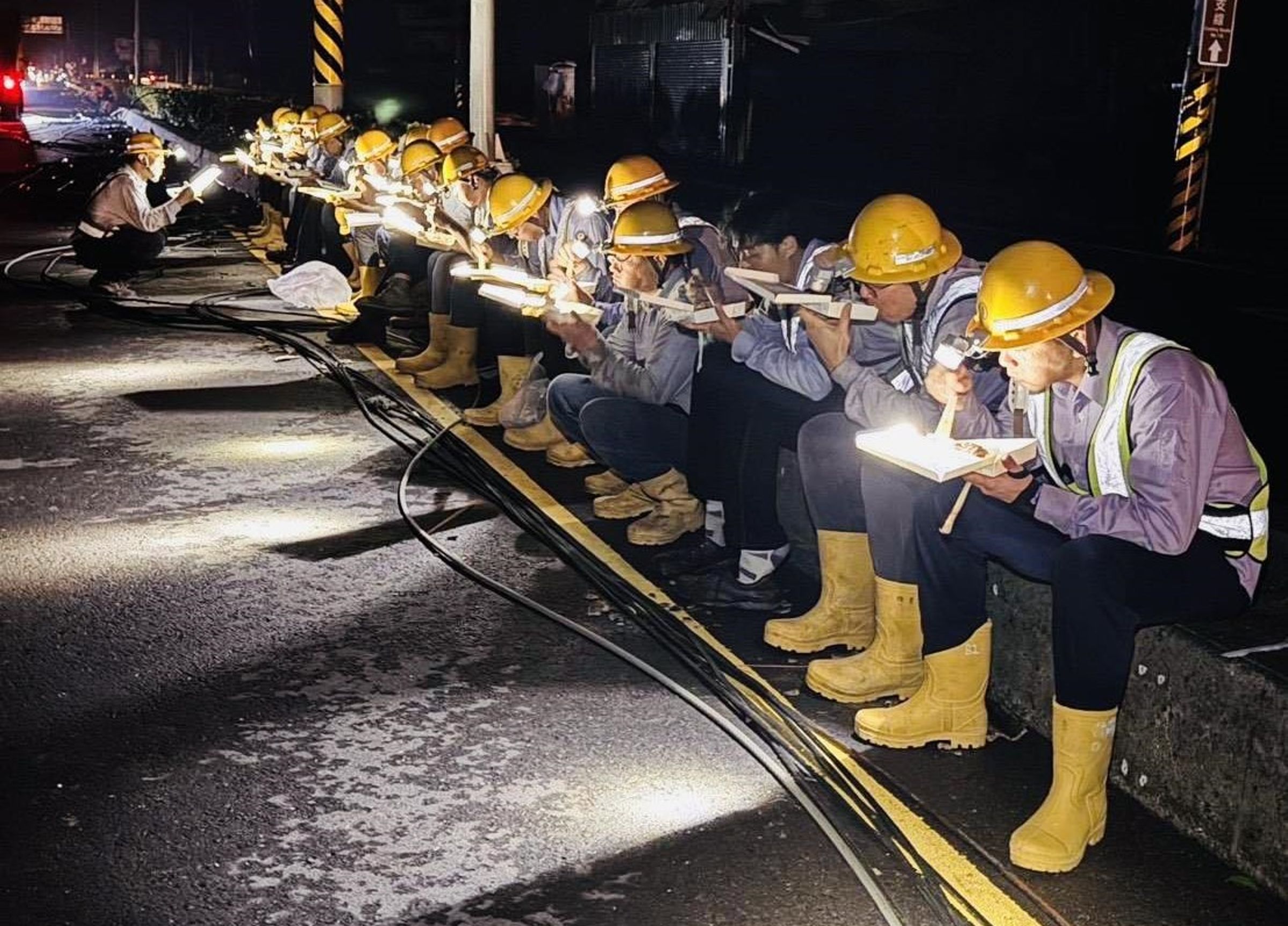 工會批「拍照只是為了政治宣傳」，引爆台電怒反擊。（翻攝自台電電力粉絲團）