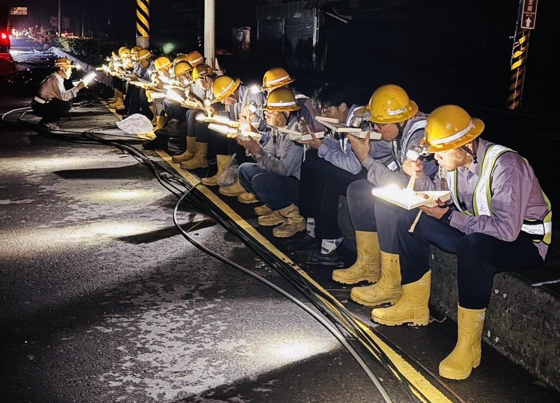 工會批「拍照只是為了政治宣傳」，引爆台電怒反擊。（翻攝自台電電力粉絲團）