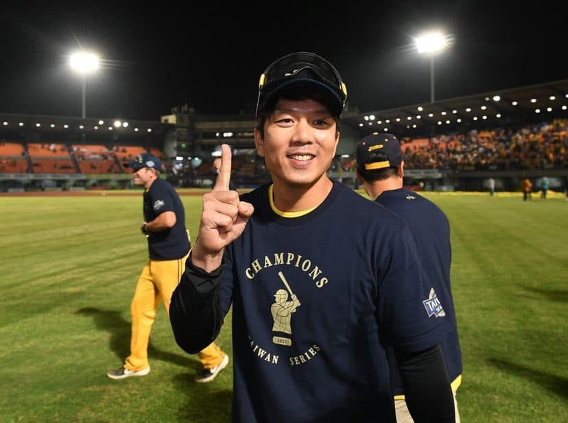 周思齊將卸下球員身分。（翻攝周思齊臉書）