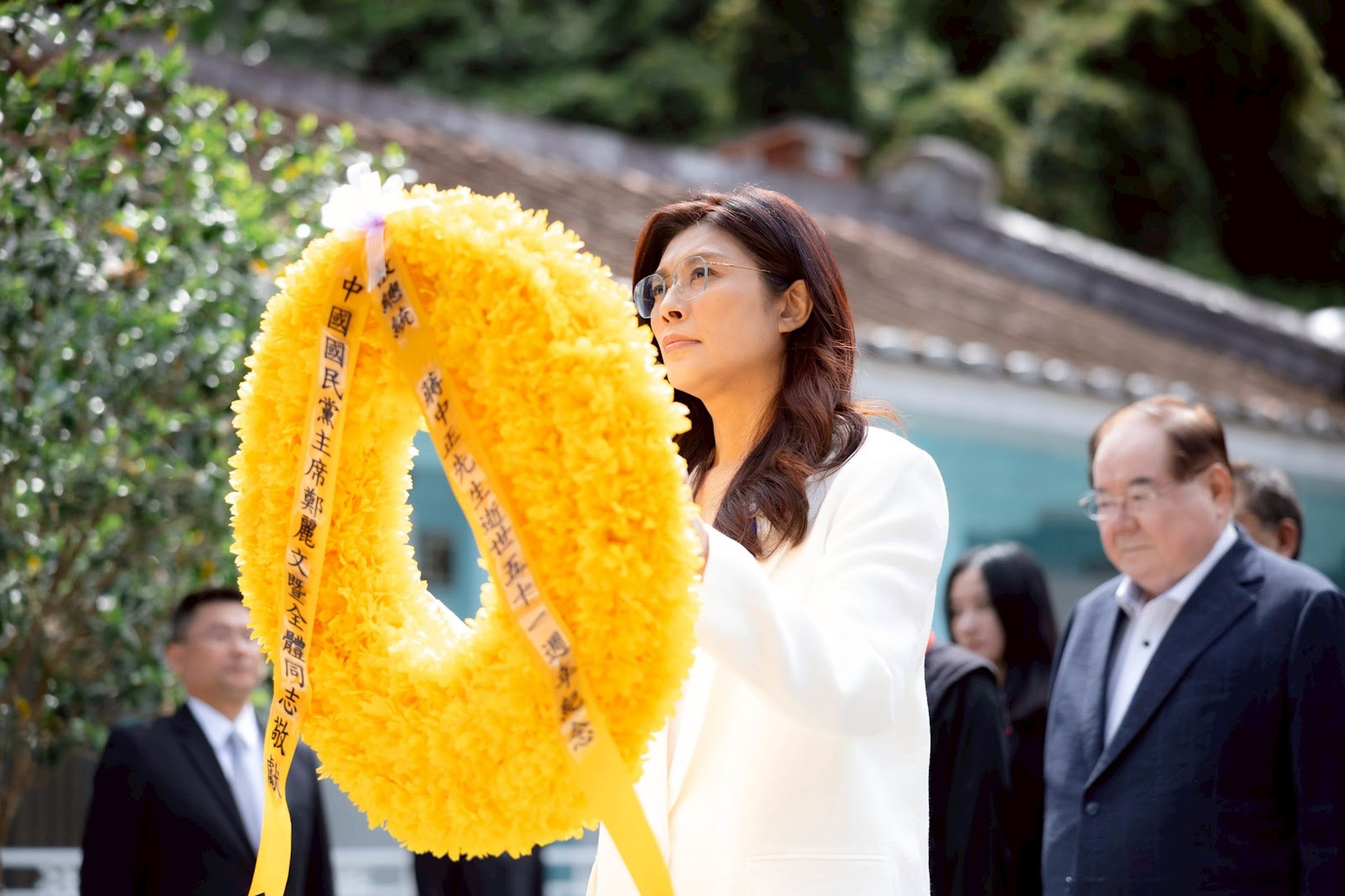 中國國民黨主席鄭麗文下週即將啟程赴中,今先到桃園慈湖謁陵紀念蔣介石逝世51週年。(中國國民黨提供)