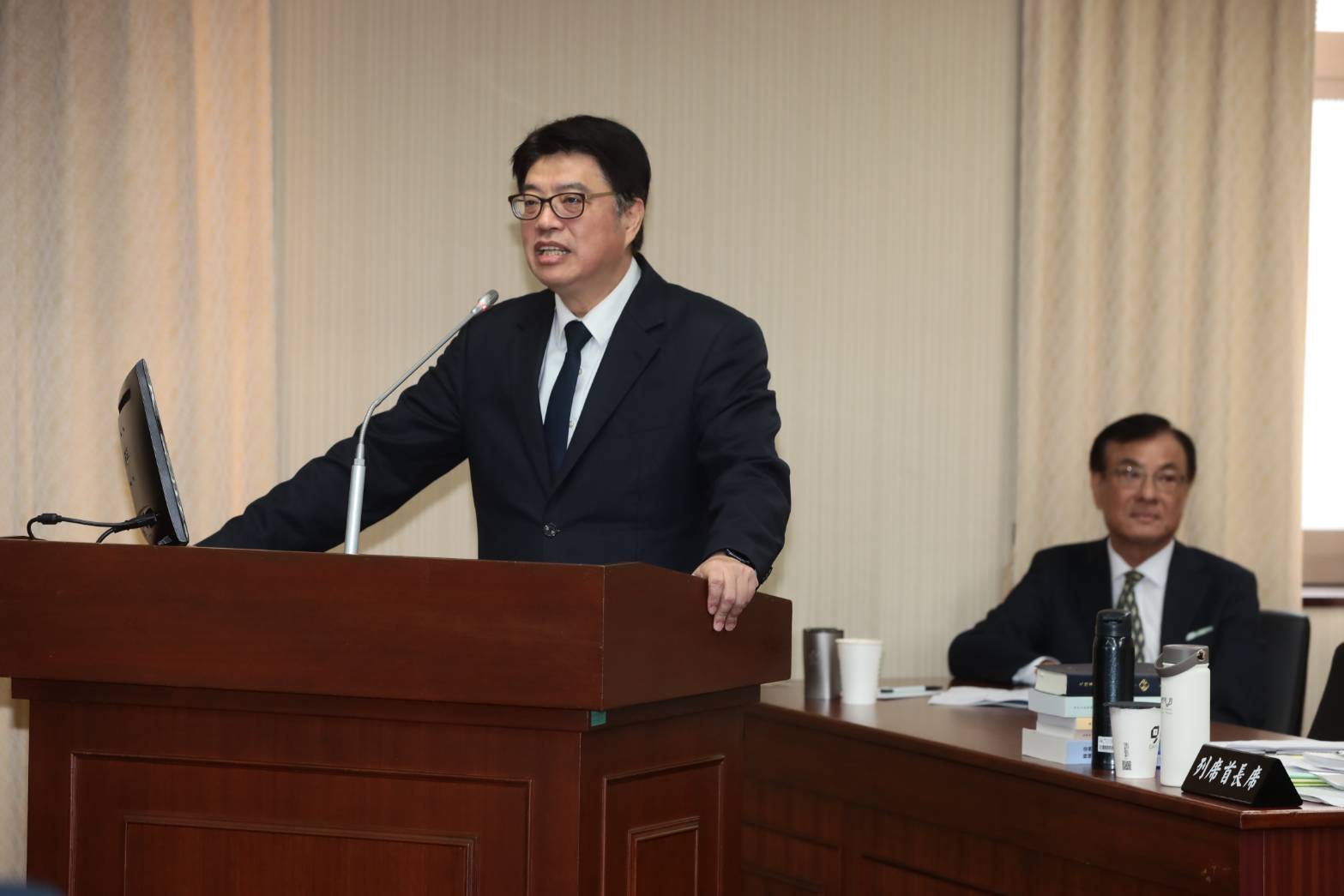 陸委會主委邱垂正嗆，作為極權專制的中國沒資格對台灣說三道四，更不用企圖撈取統戰好處。（鏡報林煒凱）