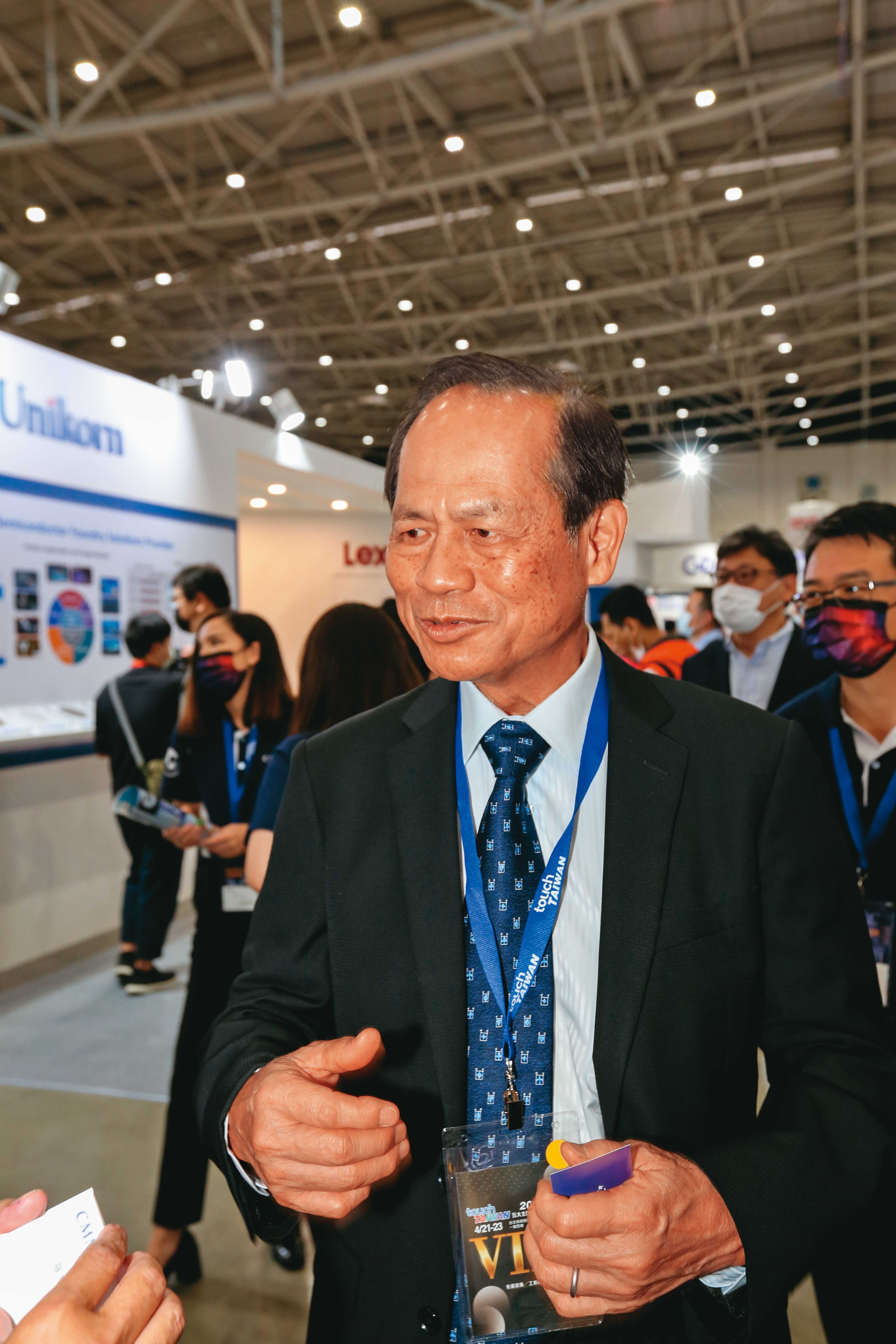 誠美材董事長何昭陽（圖）與總經理連巍鐘2派因意見不合交火。