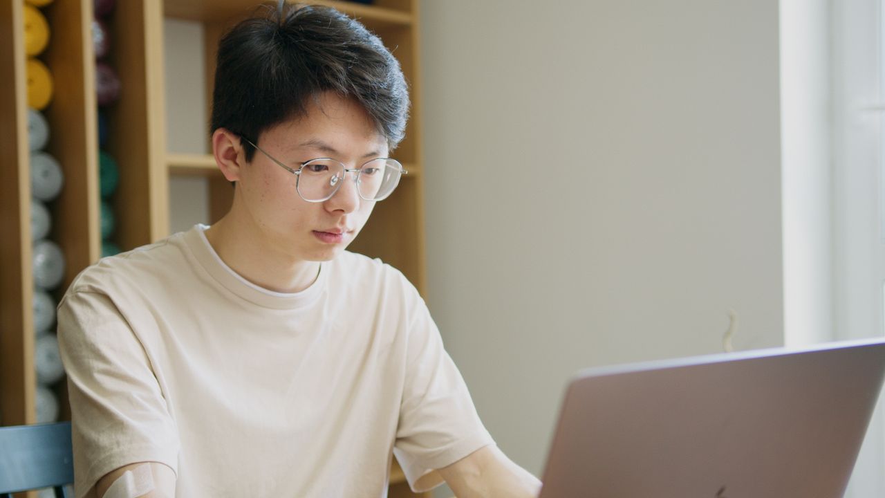 有網友發現,許多優質工作並不會發布在人力銀行上。(示意圖,Pexels)